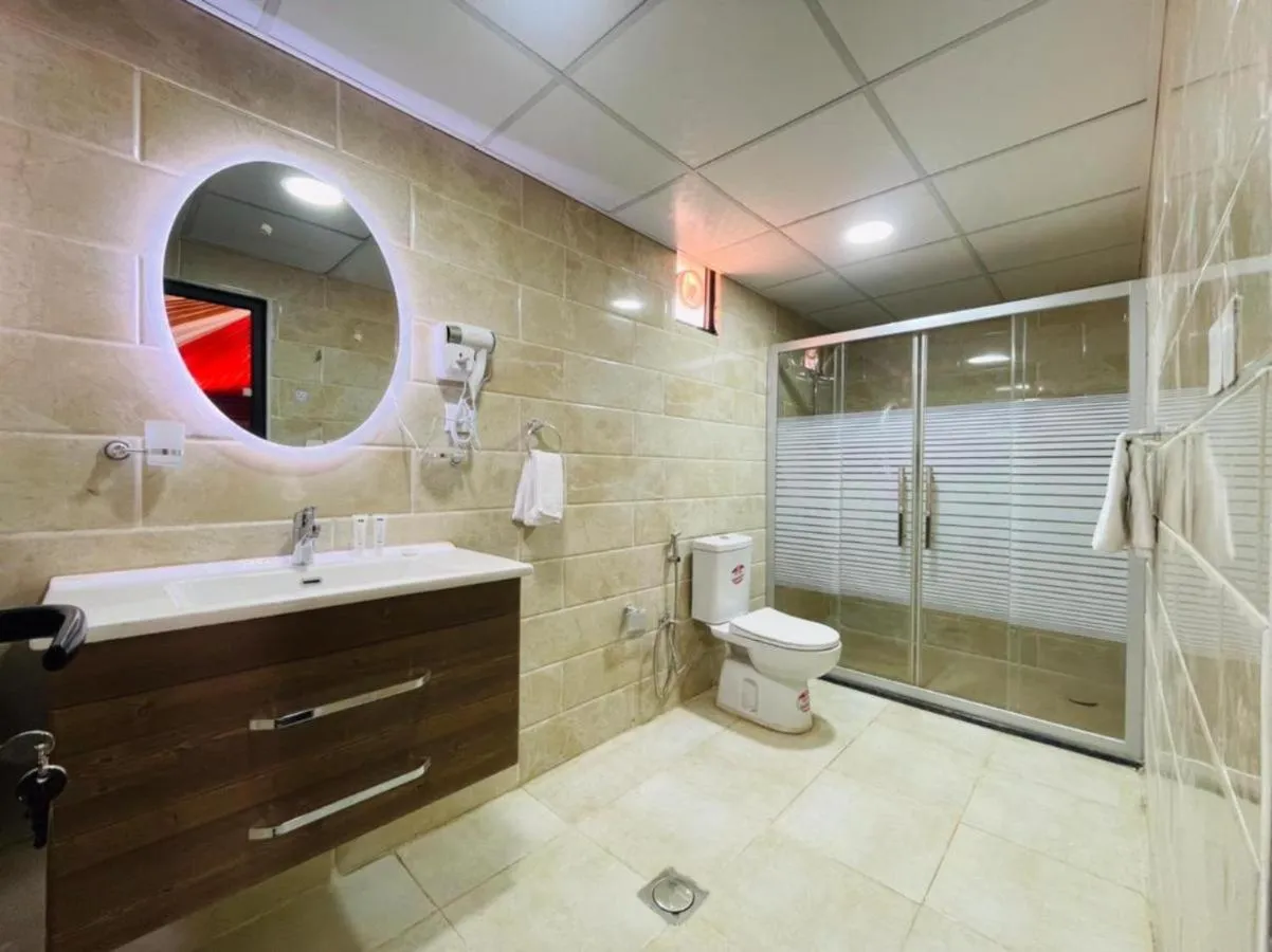 Shower in Wadirum winter