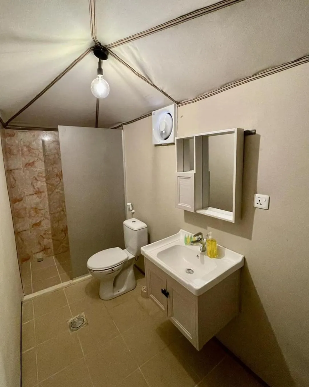 Toilet in Wadirum winter