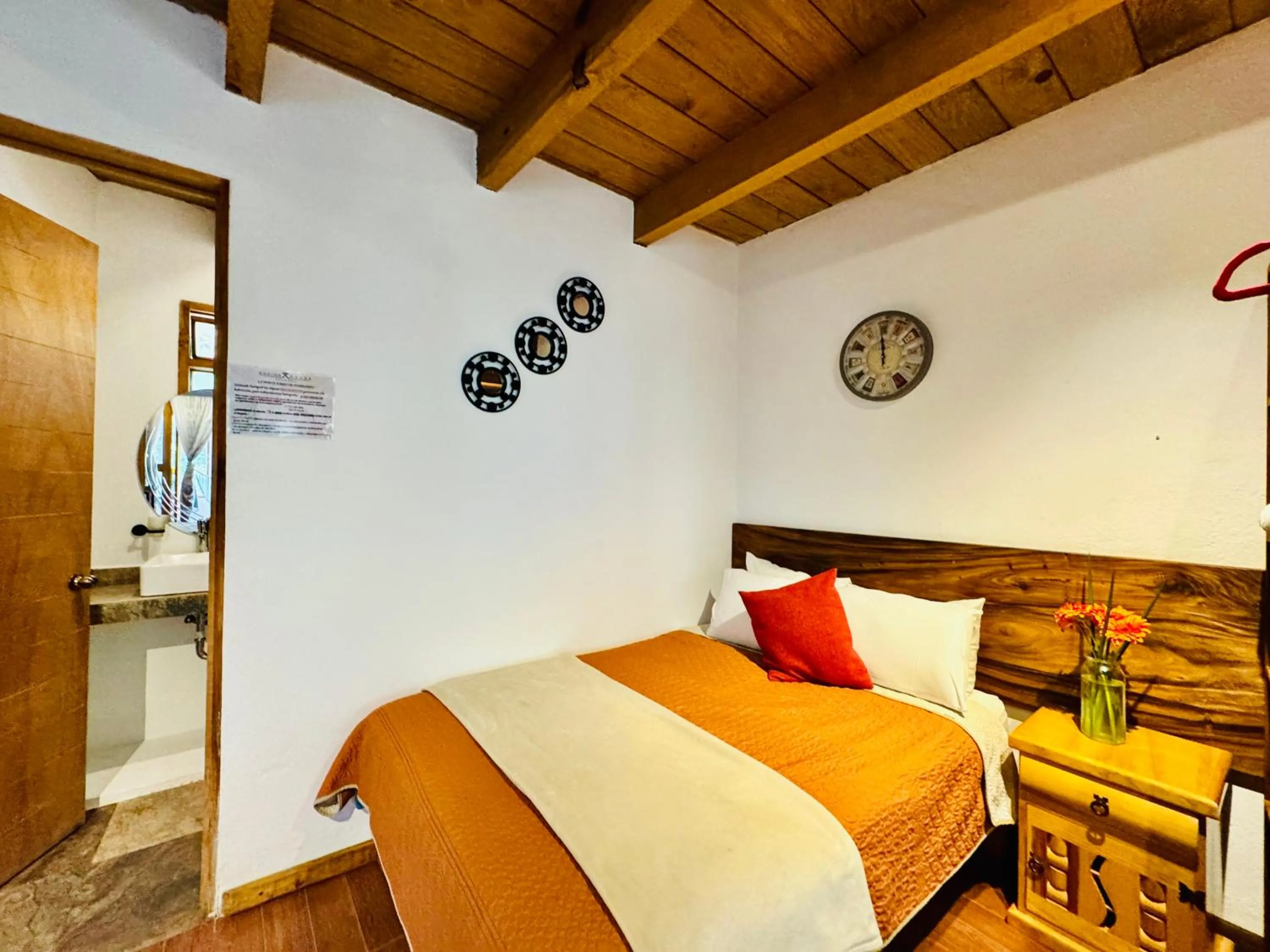 Bed in Encino House Hotel Boutique