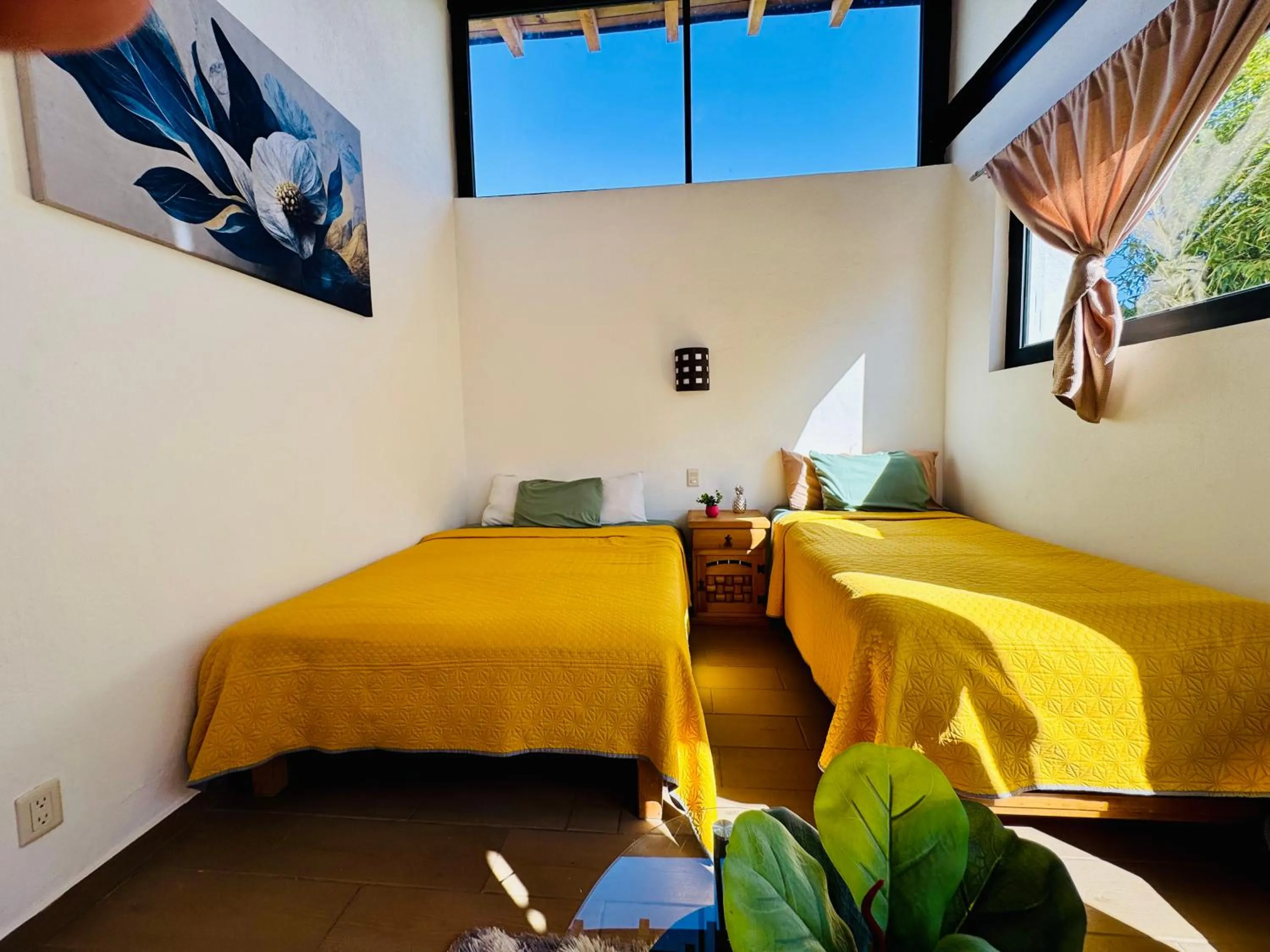 Bed in Encino House Hotel Boutique