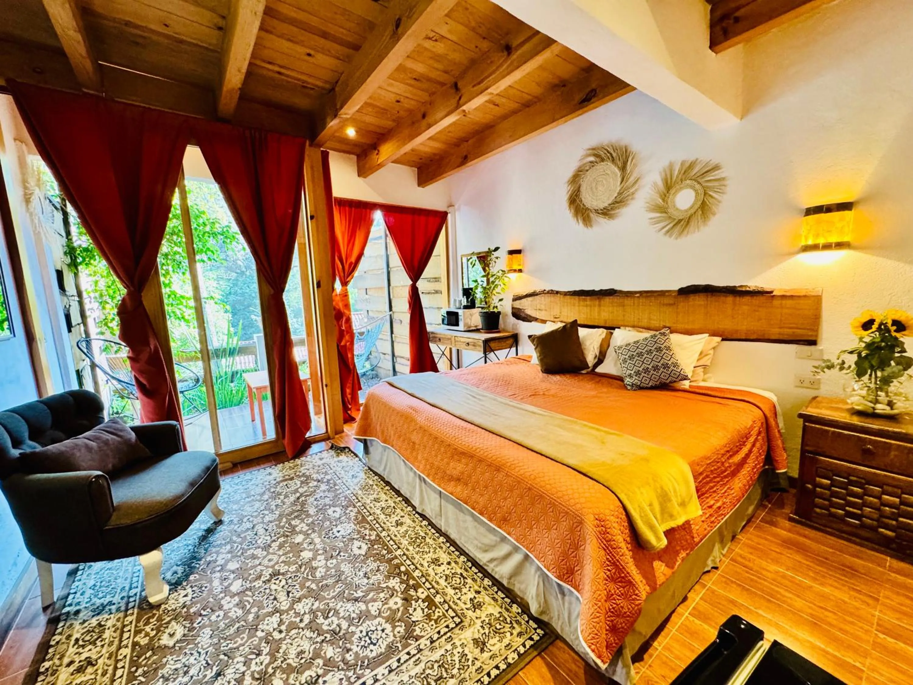 Bed in Encino House Hotel Boutique