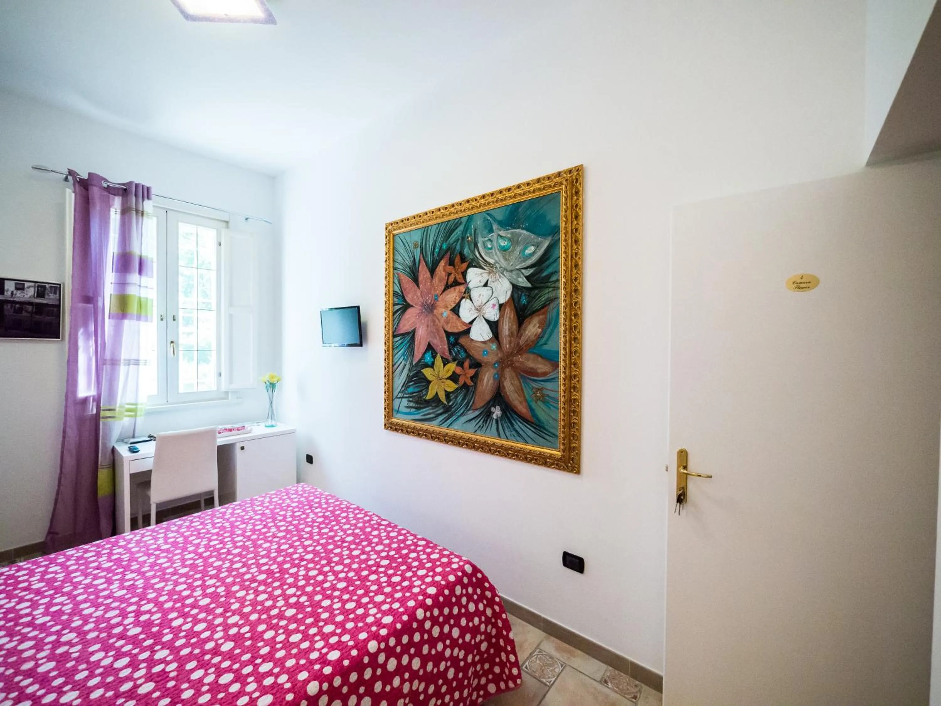 Photo of the whole room, Bed in Villa Bellini Room&Breakfast