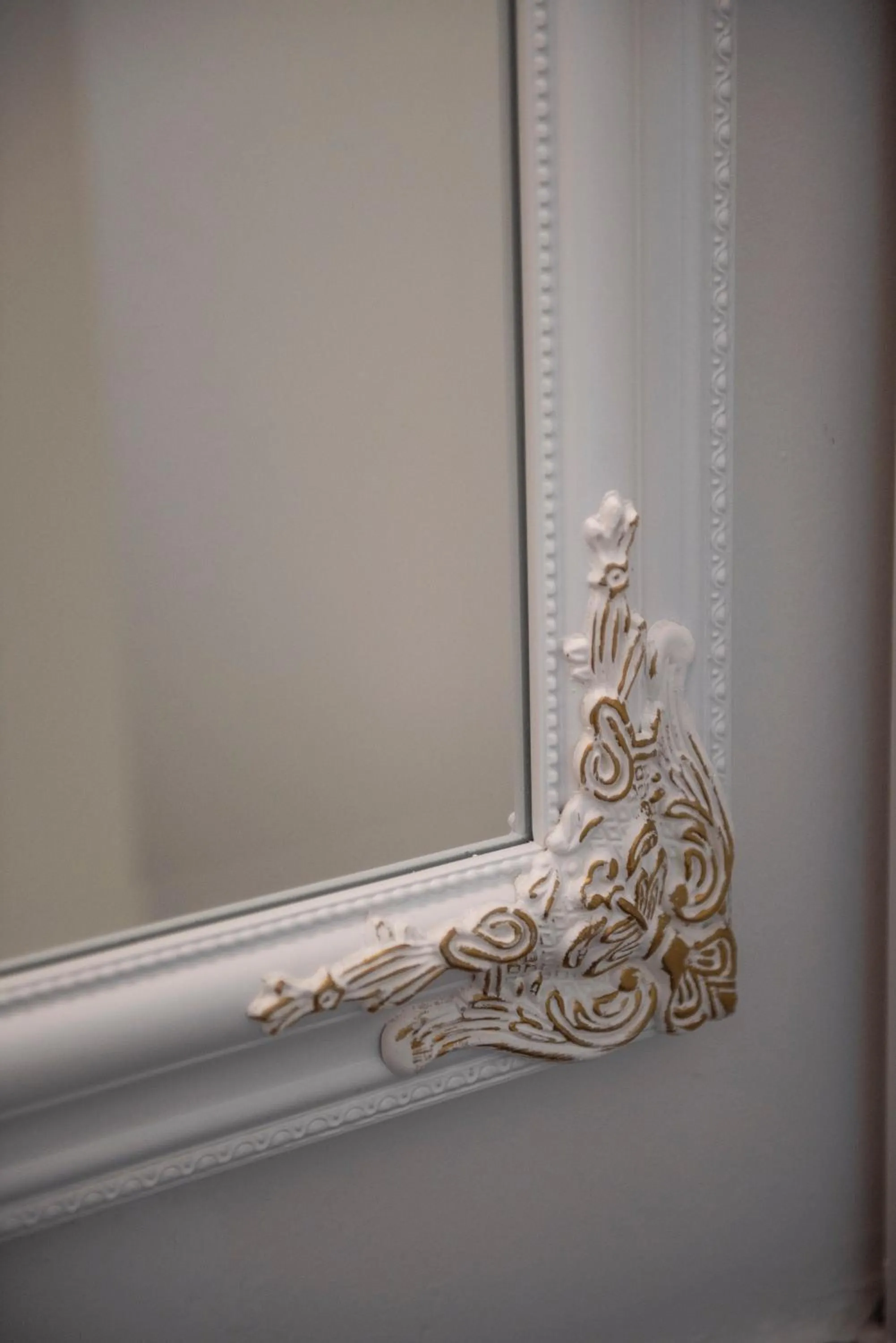 Decorative detail in Jensen Luxury Suites