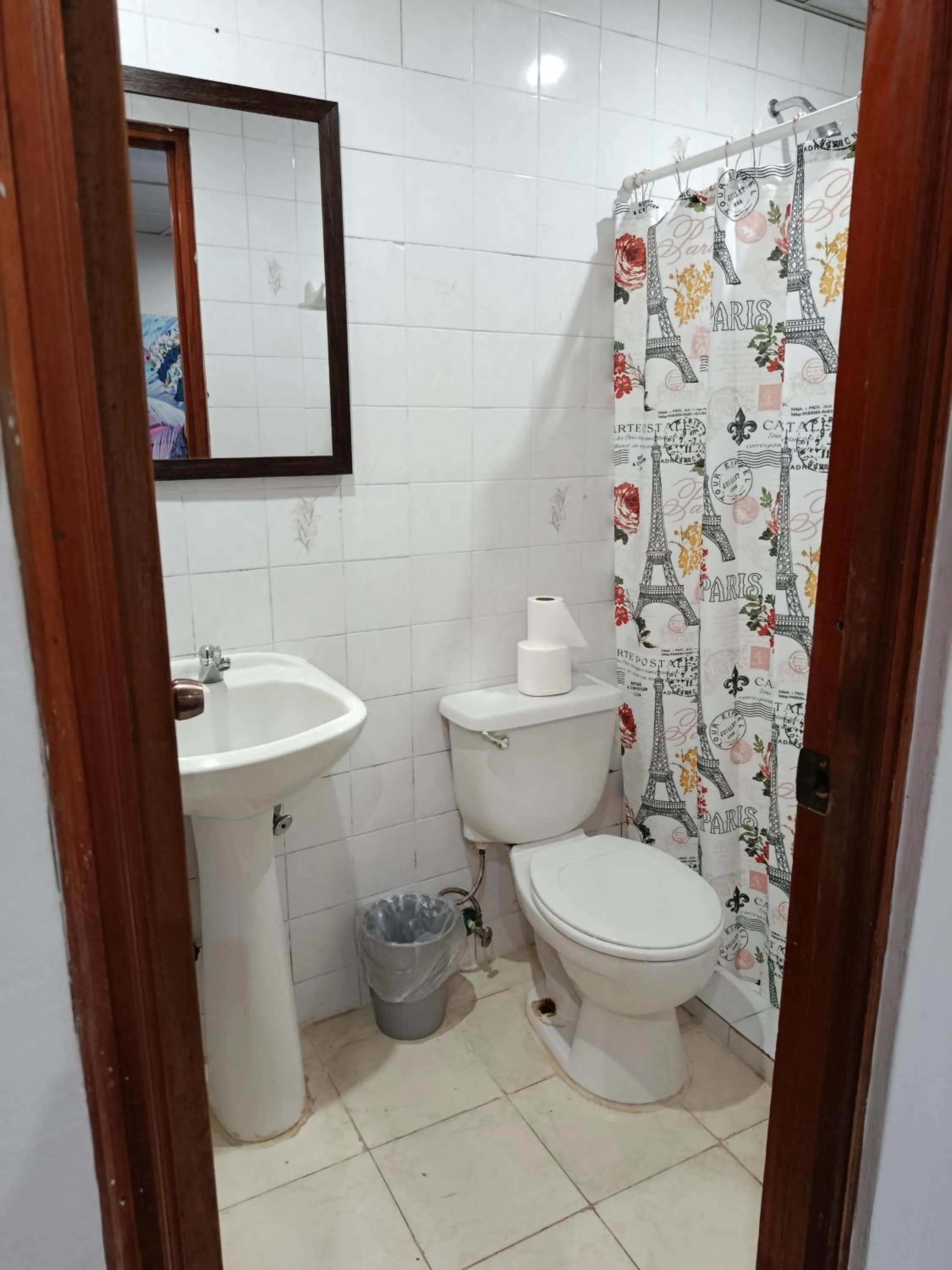 Bathroom in Hostal Cigarra