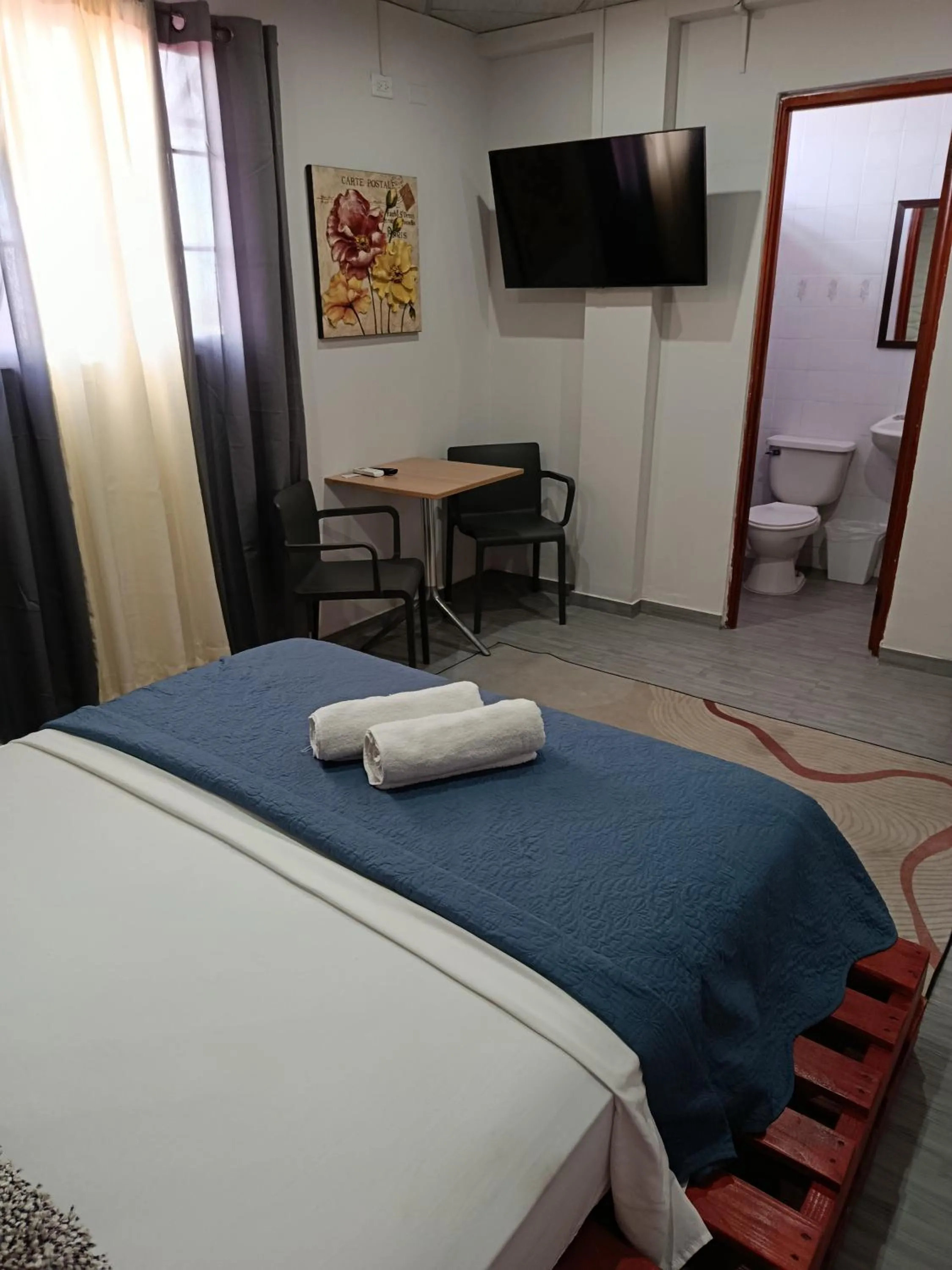 Bedroom, Bed in Hostal Cigarra