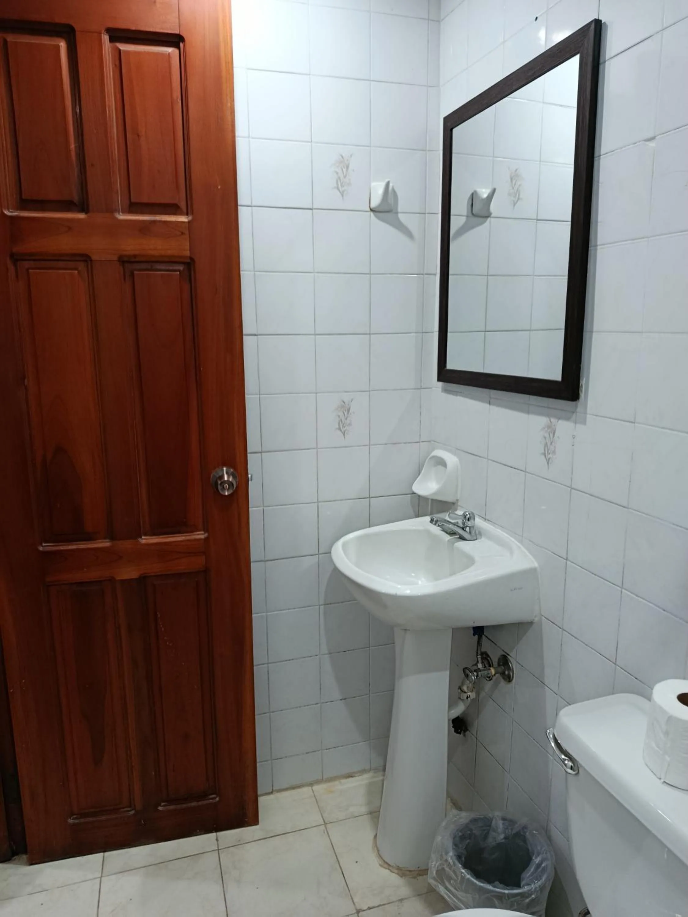 Bathroom in Hostal Cigarra