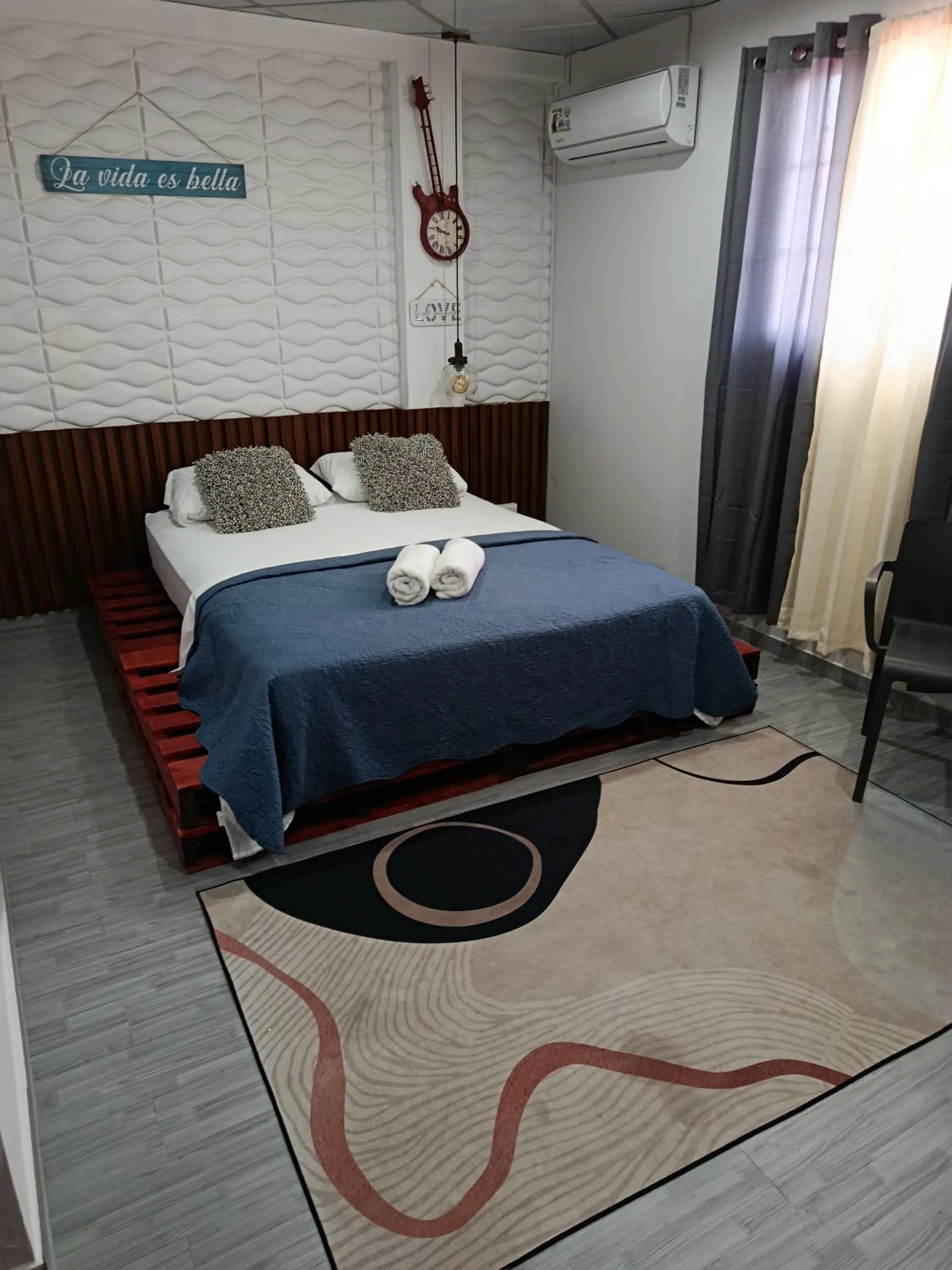 Bedroom, Bed in Hostal Cigarra