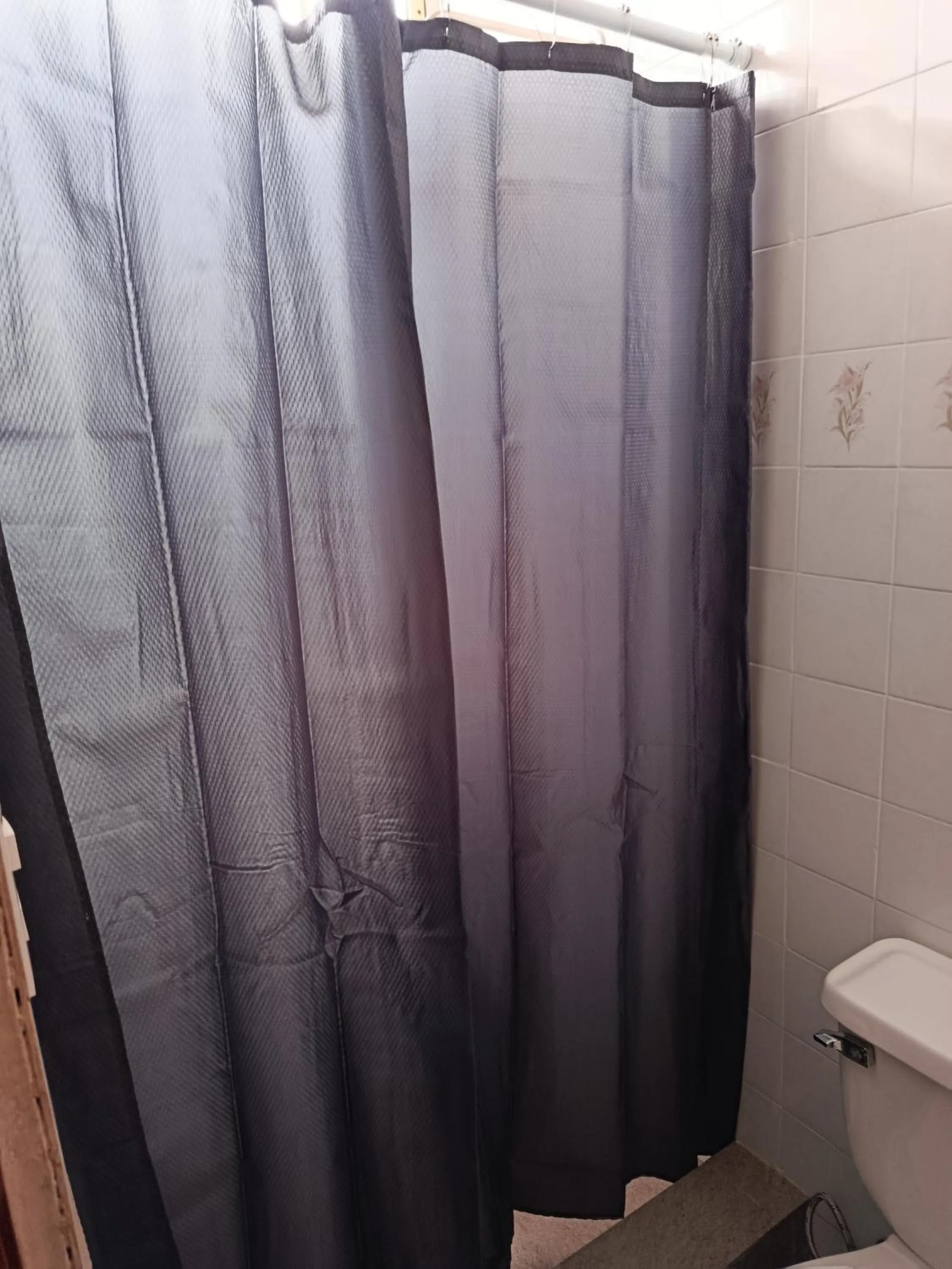 Shower in Hostal Cigarra