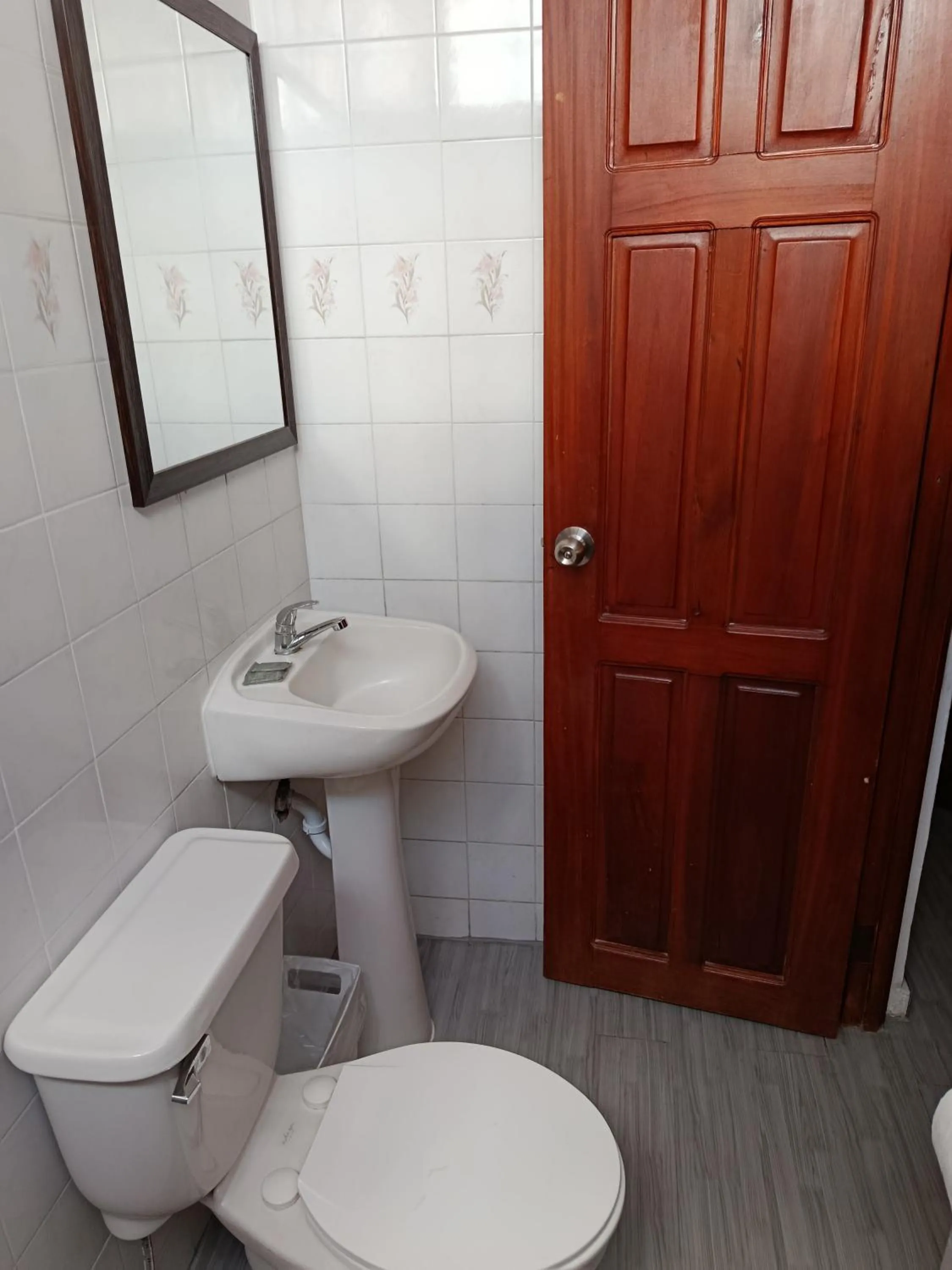 Bathroom in Hostal Cigarra