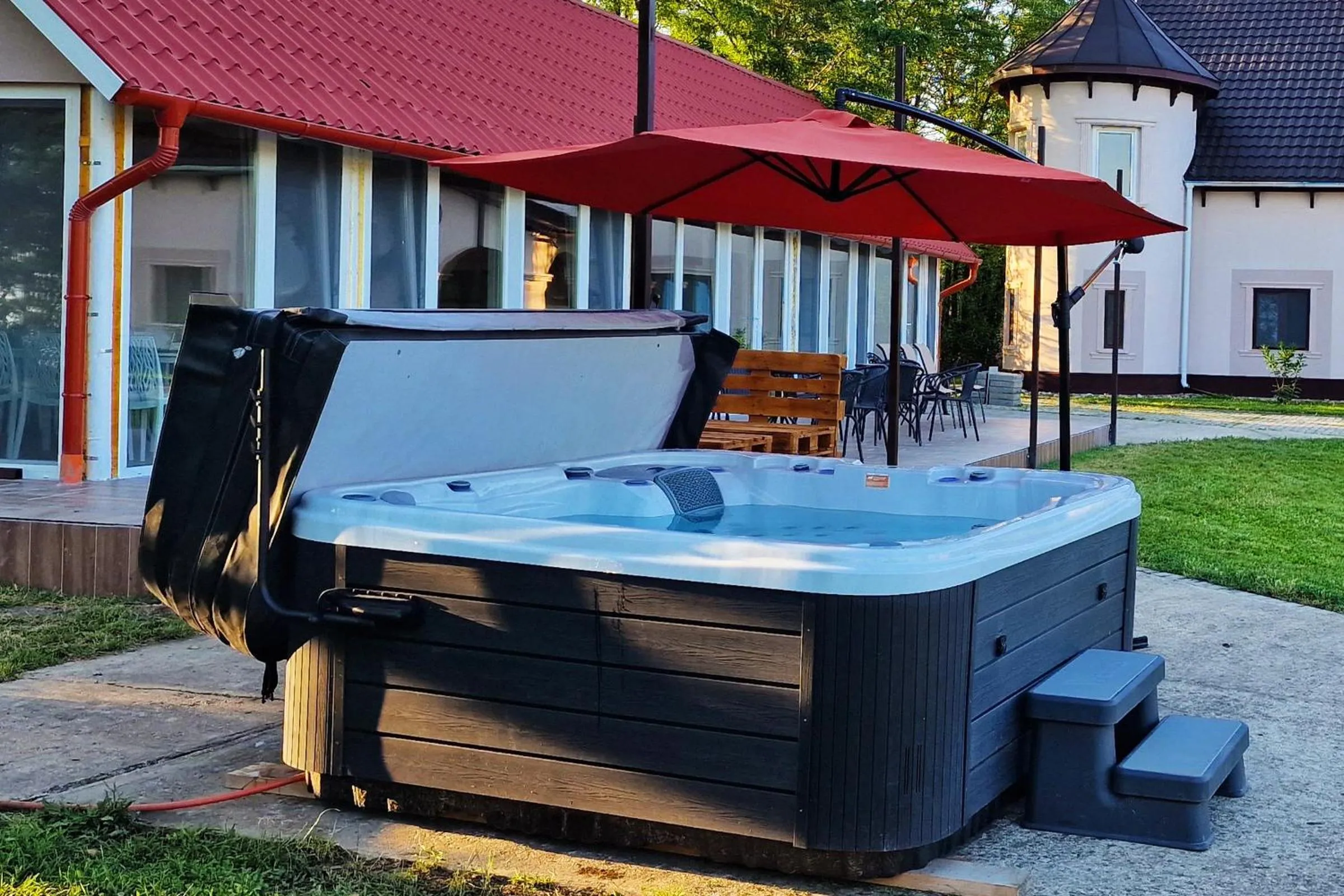 Hot Tub in The Luxo Wine Museum Hotel