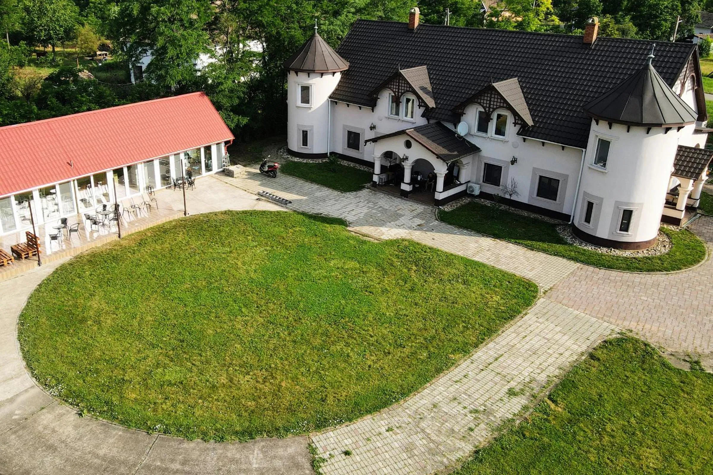 Property building in The Luxo Wine Museum Hotel