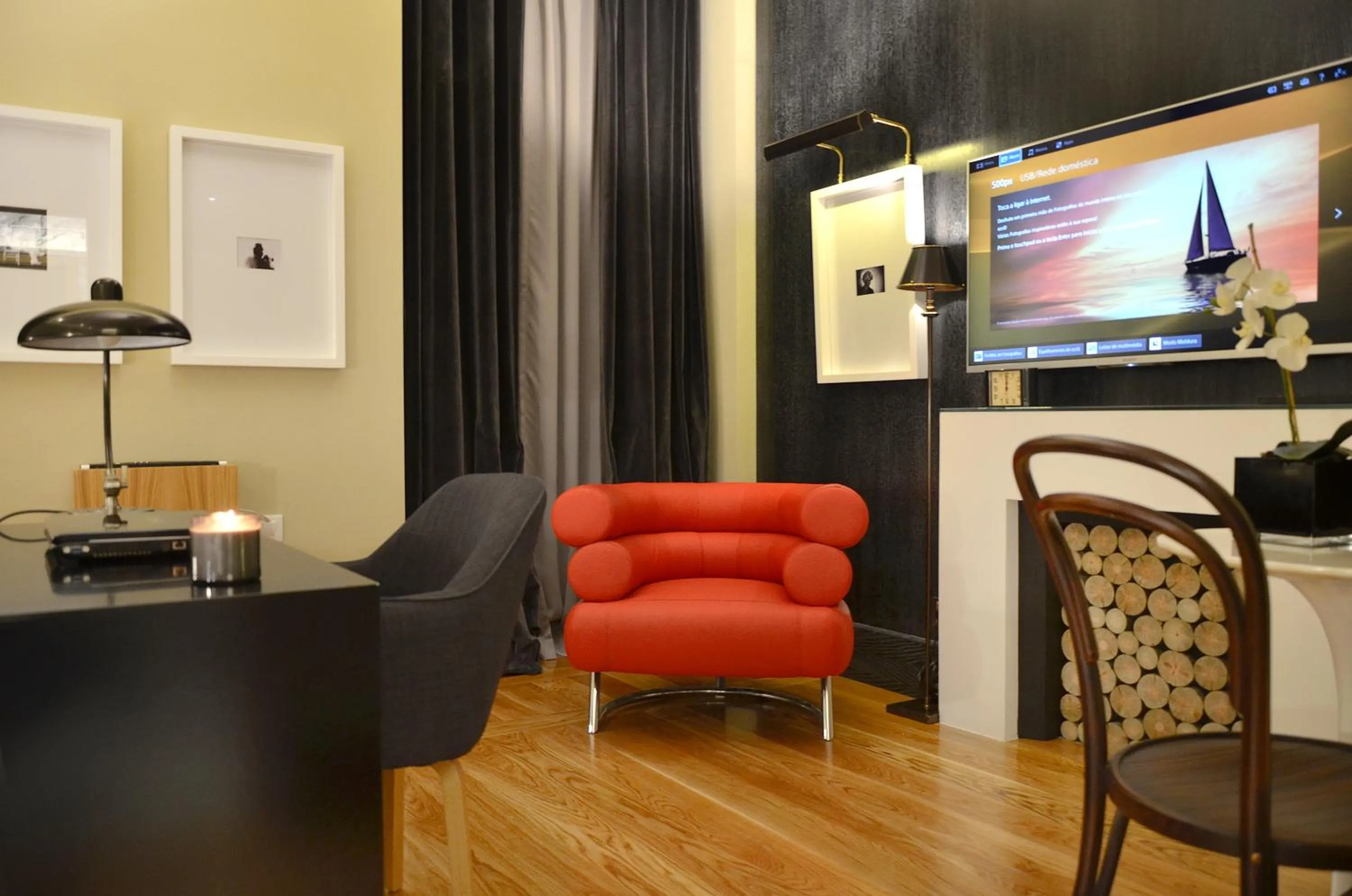 Bedroom in Browns Central Hotel