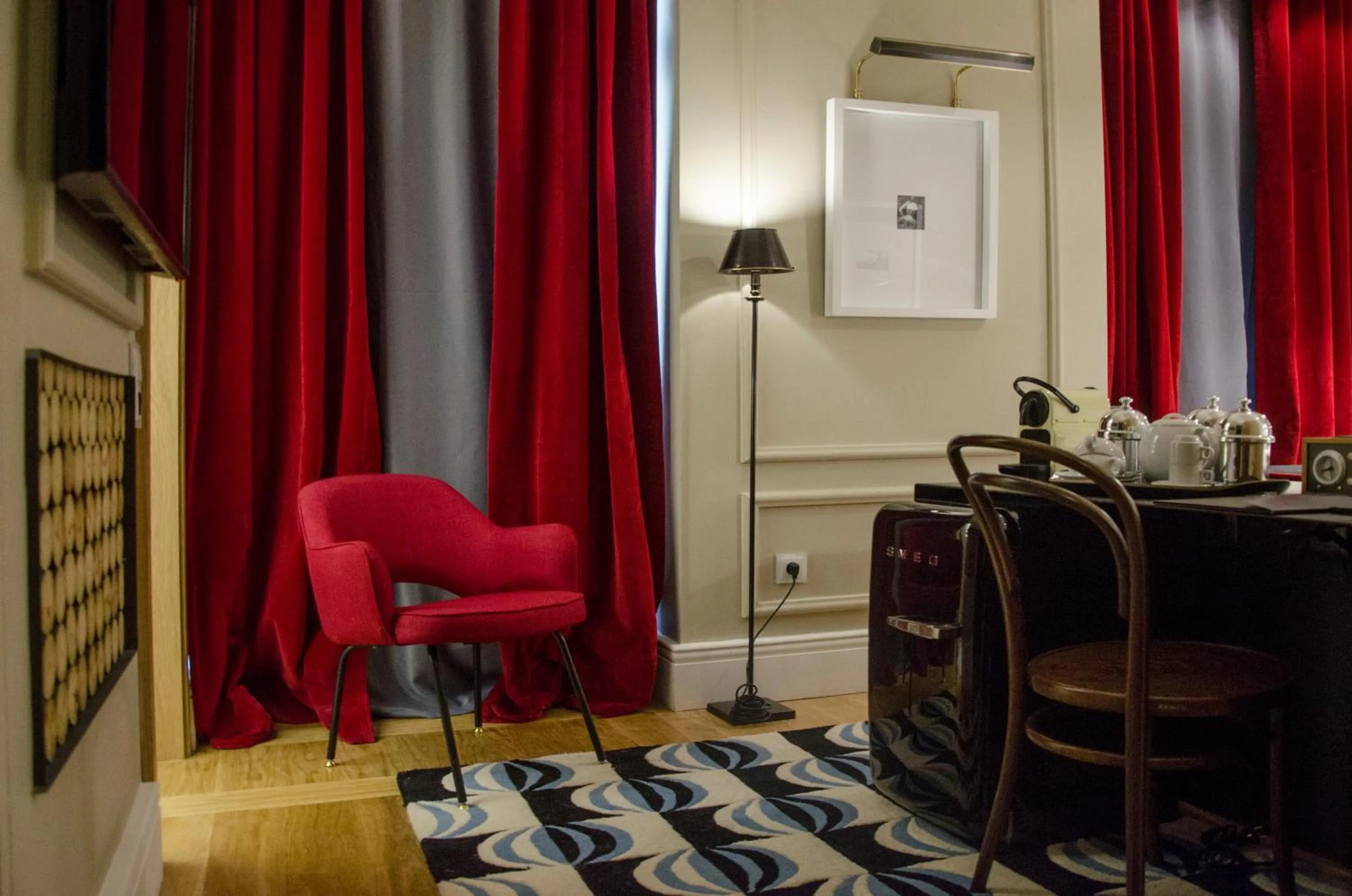 Coffee/tea facilities in Browns Central Hotel