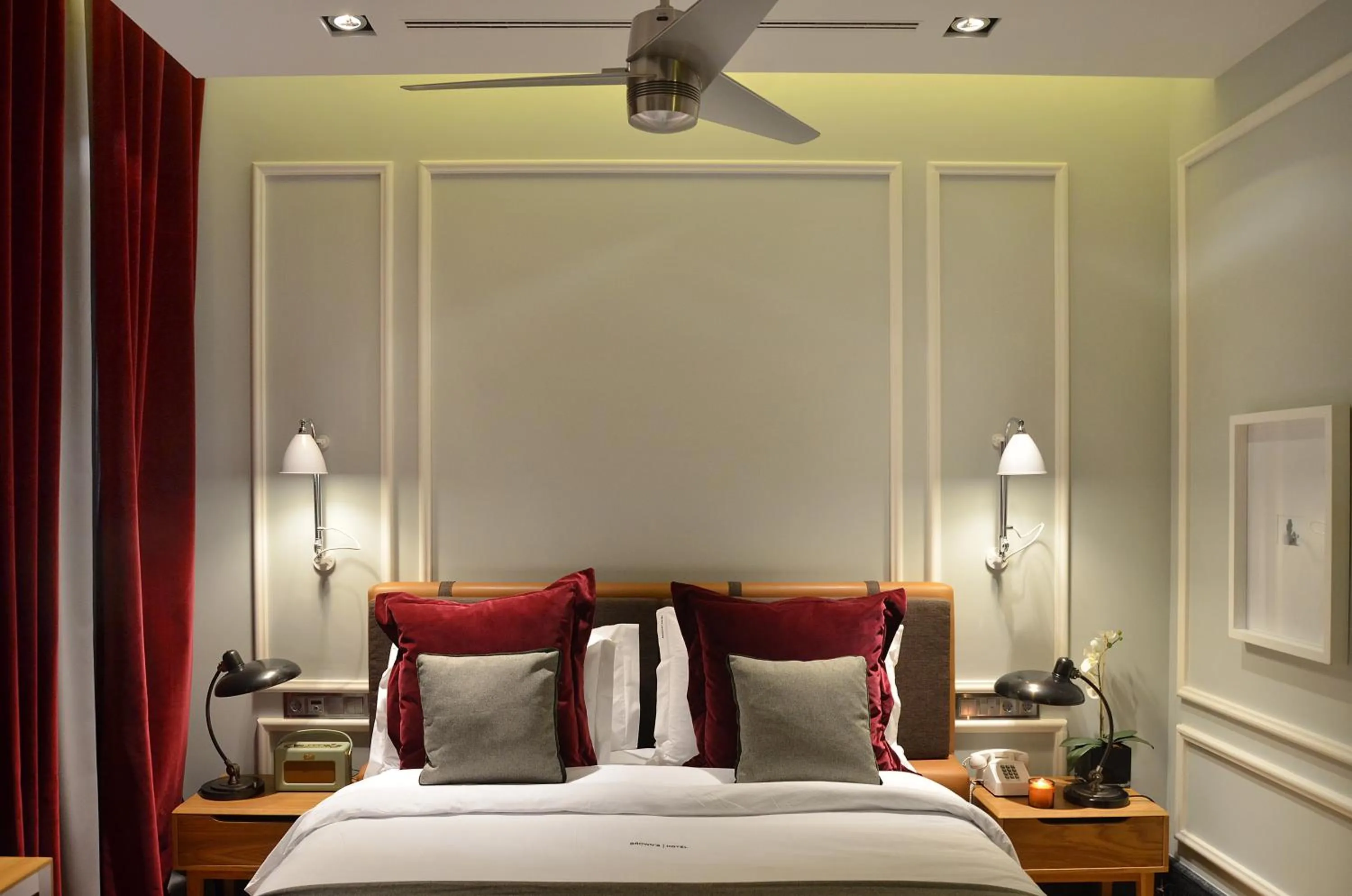 Bedroom, Bed in Browns Central Hotel