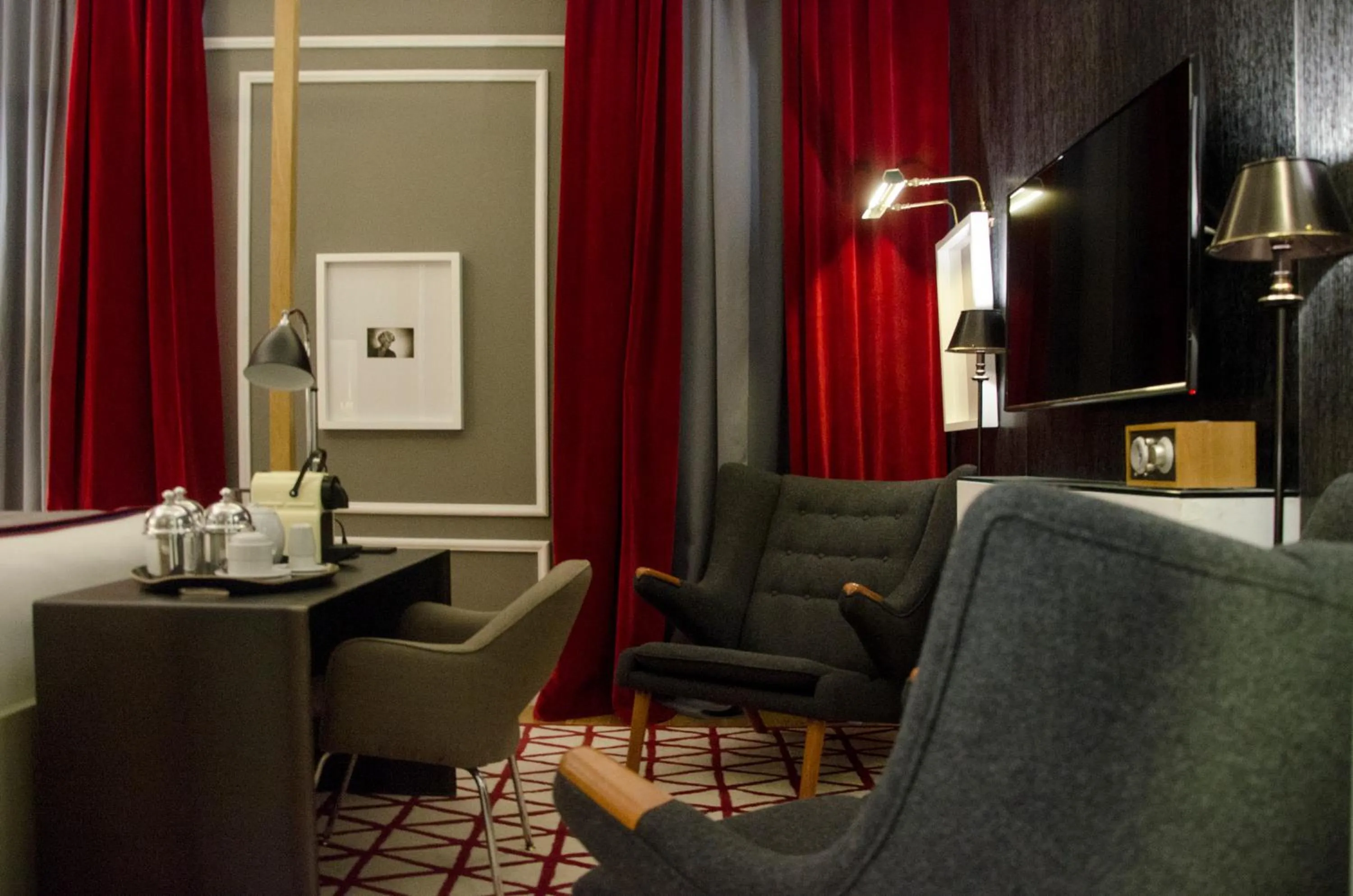 Decorative detail in Browns Central Hotel