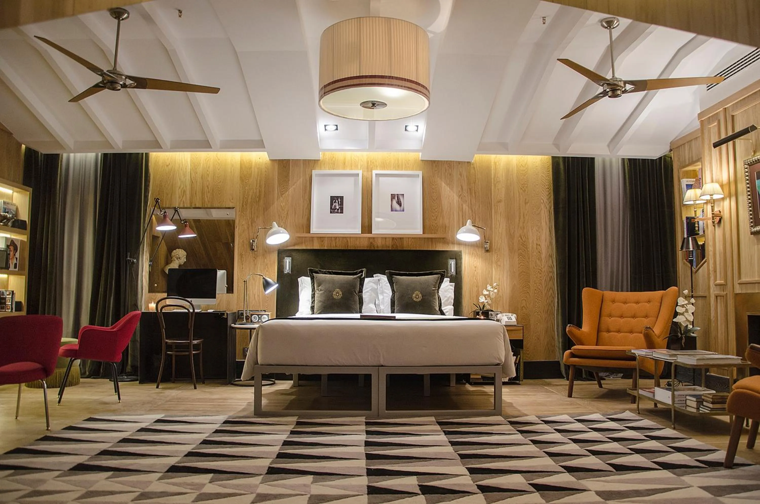 Photo of the whole room in Browns Central Hotel