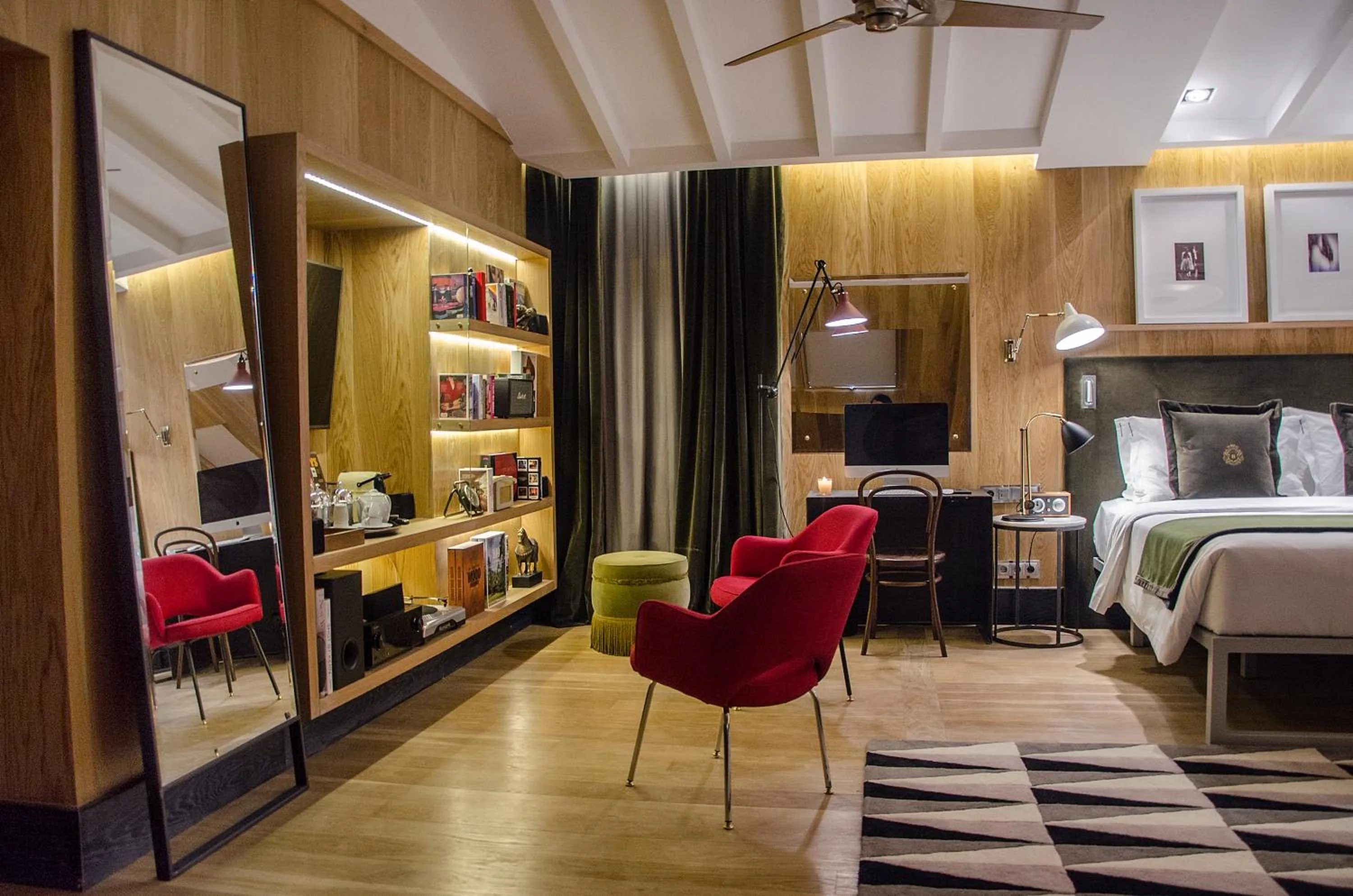 Decorative detail, Bed in Browns Central Hotel