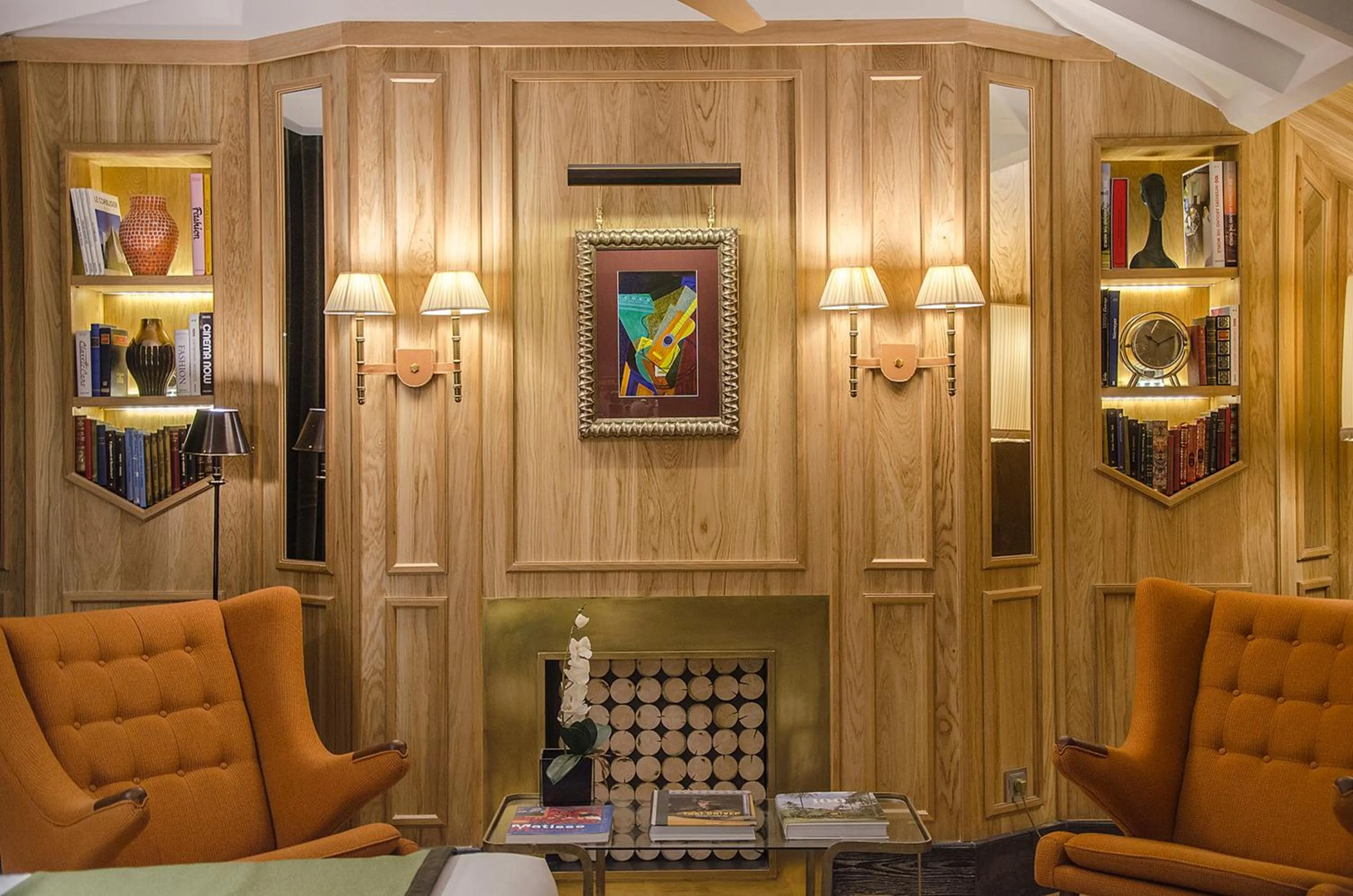 Living room in Browns Central Hotel