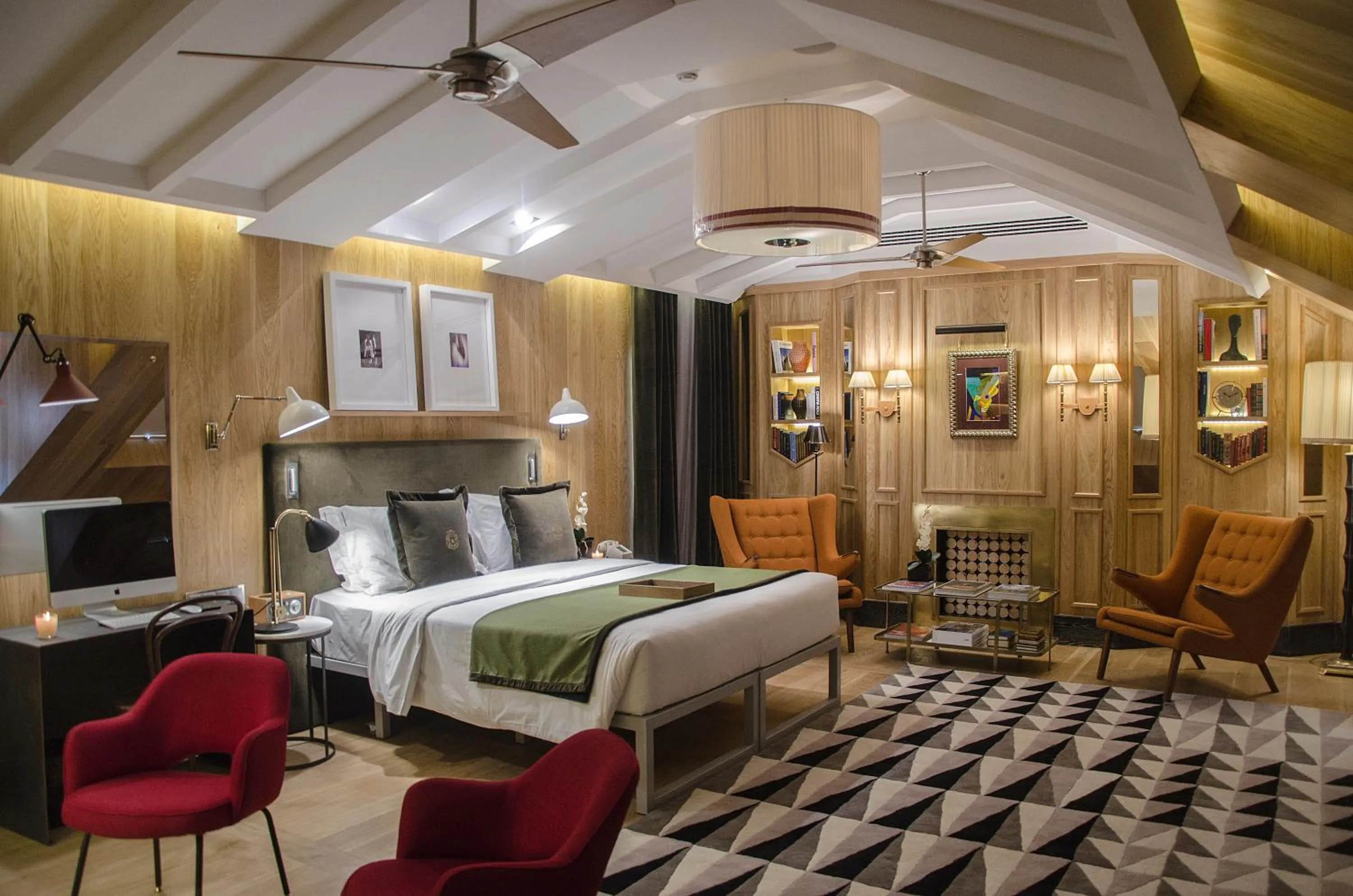 Bedroom, Bed in Browns Central Hotel