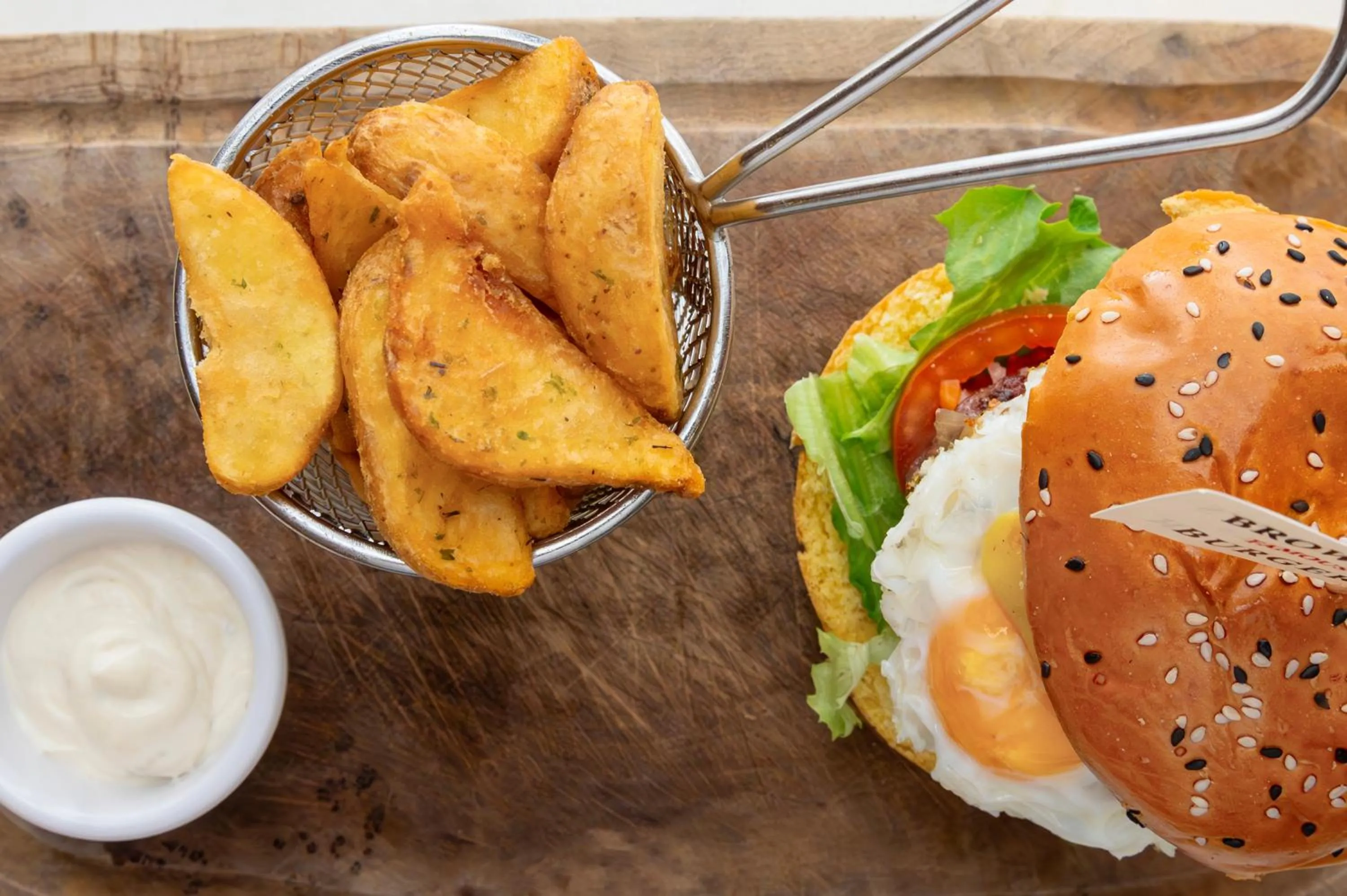 Food and drinks in Browns Central Hotel