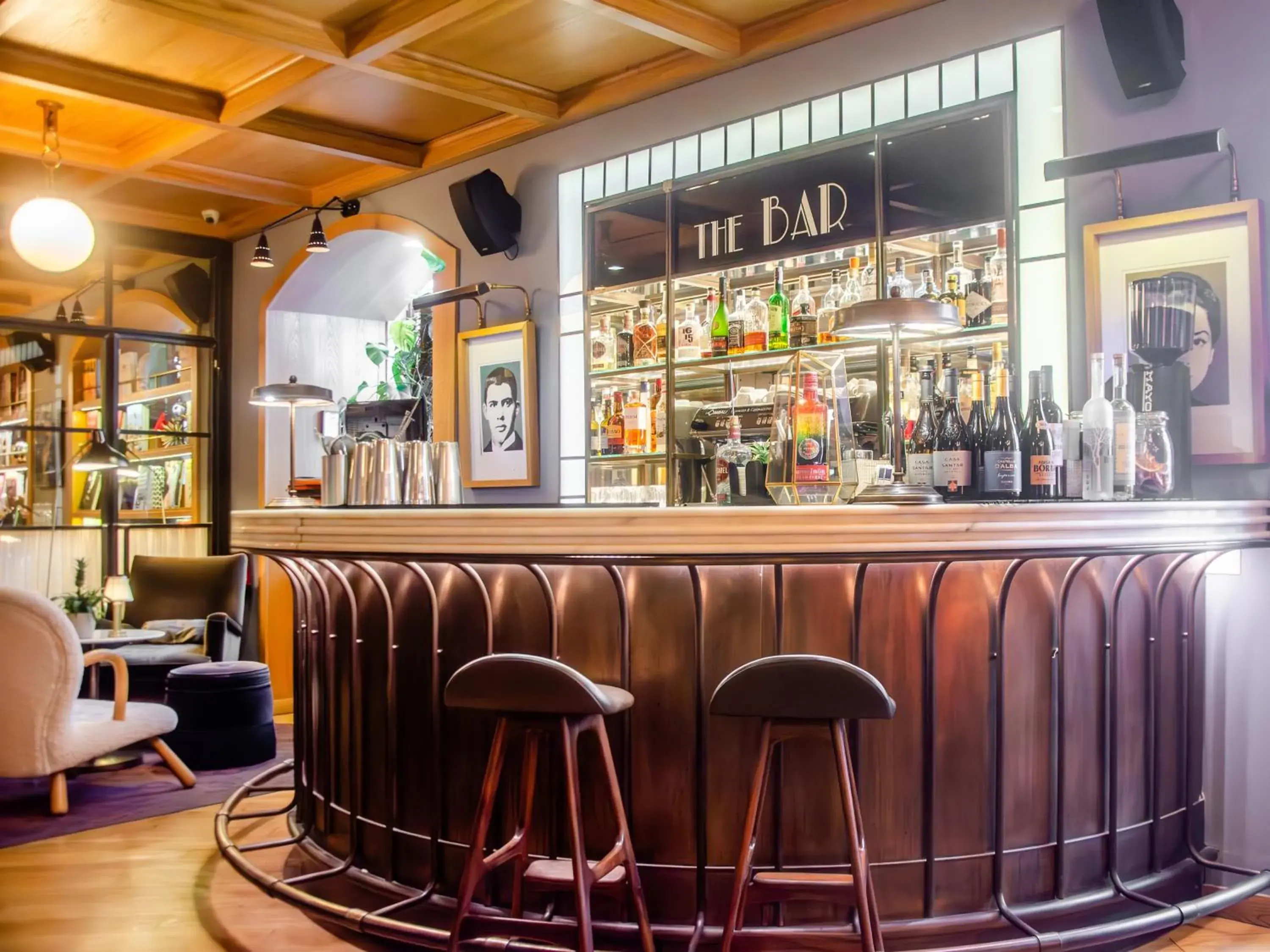 Lounge or bar in Browns Central Hotel Lounge or bar in Browns Central Hotel