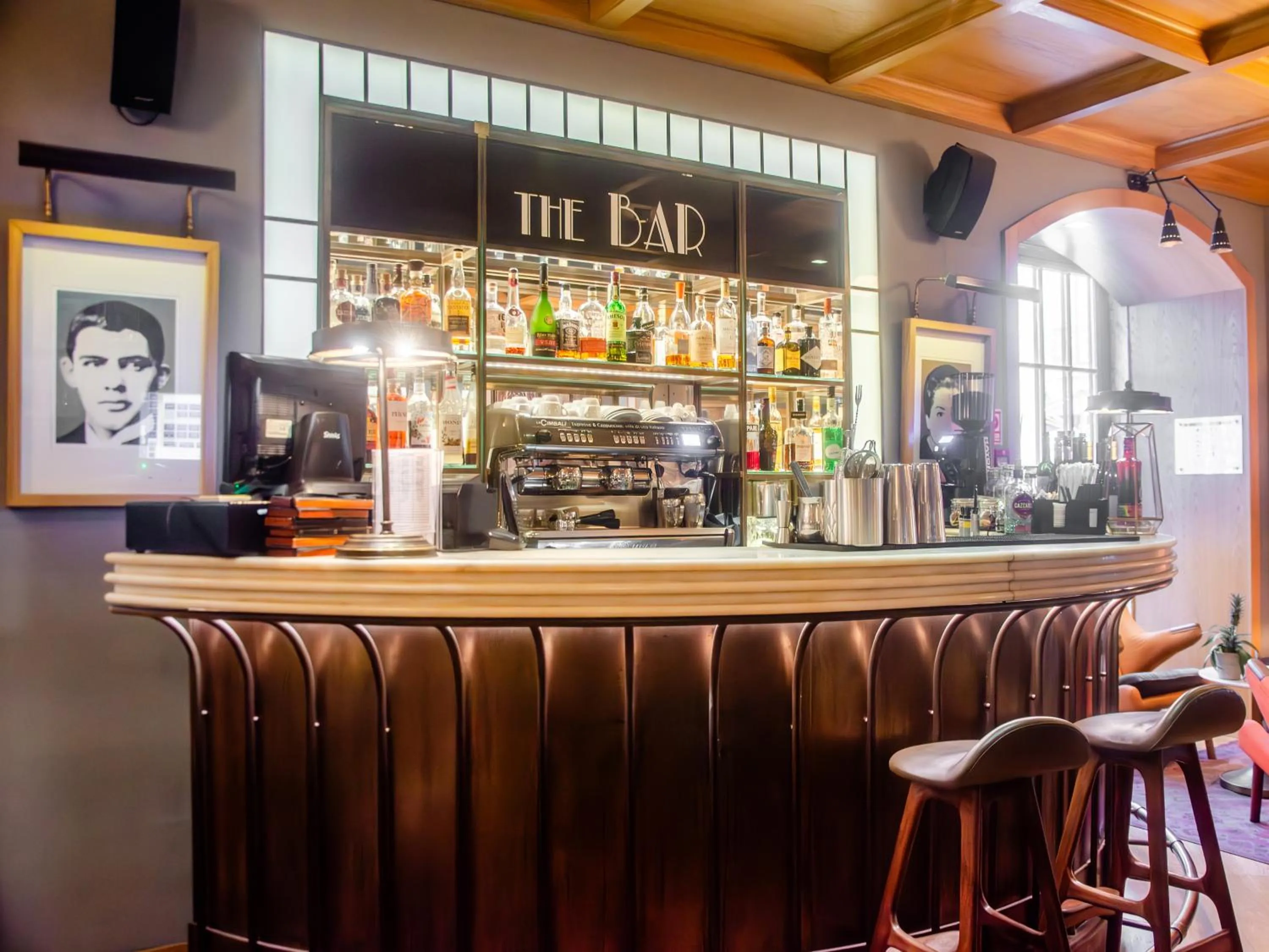 Lounge or bar in Browns Central Hotel