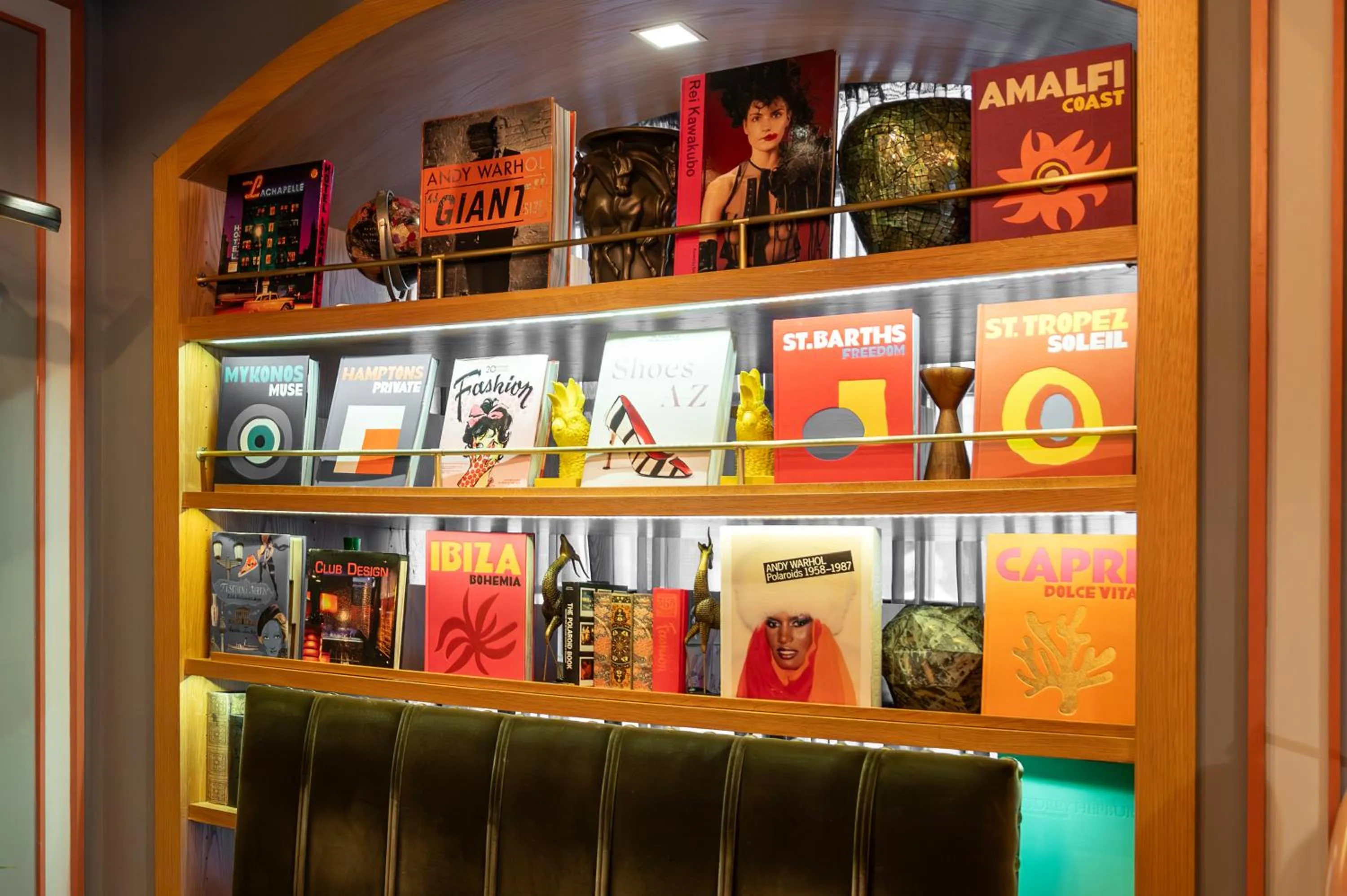 Lounge or bar in Browns Central Hotel