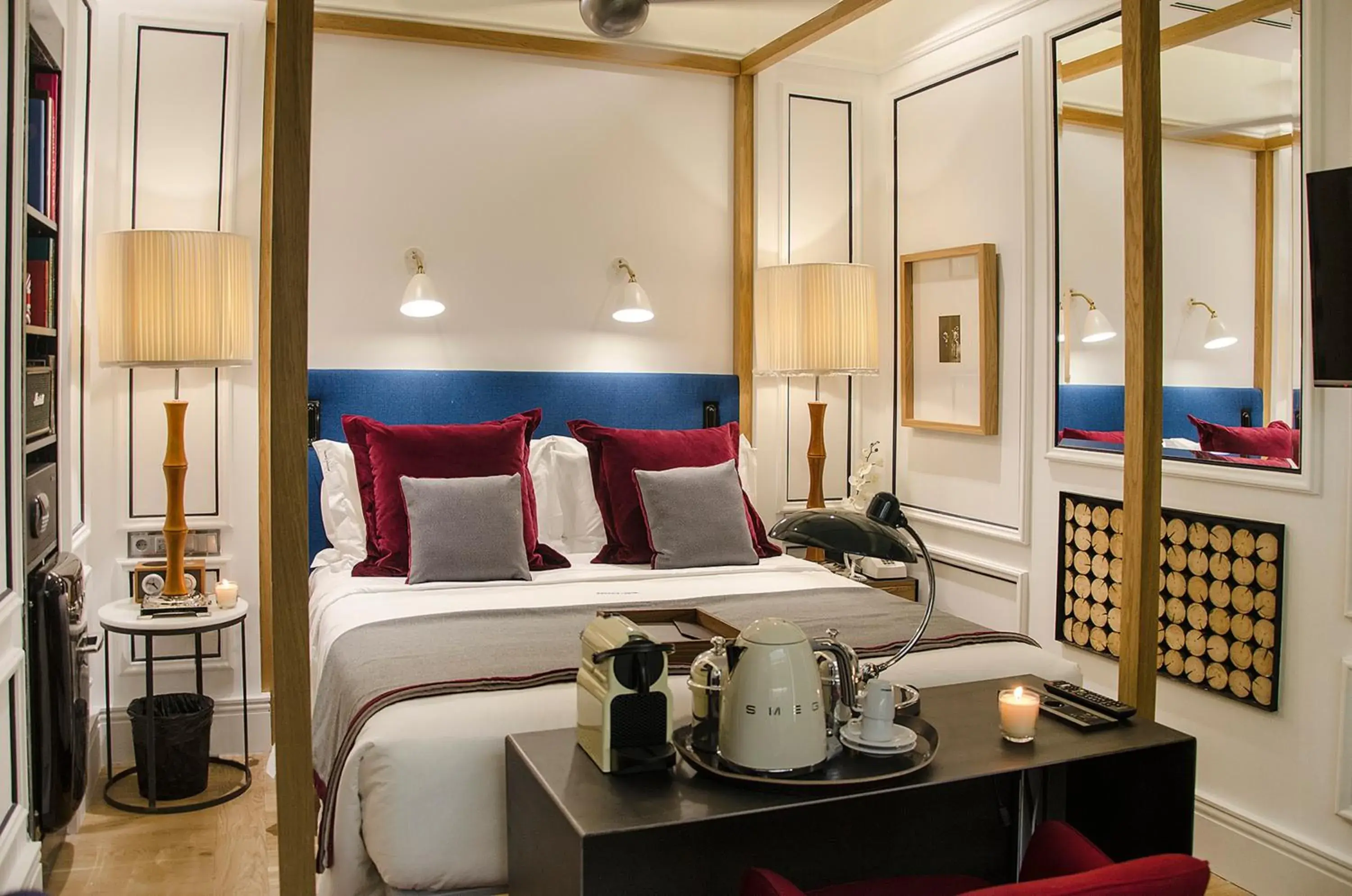 Bed in Browns Central Hotel Bed in Browns Central Hotel