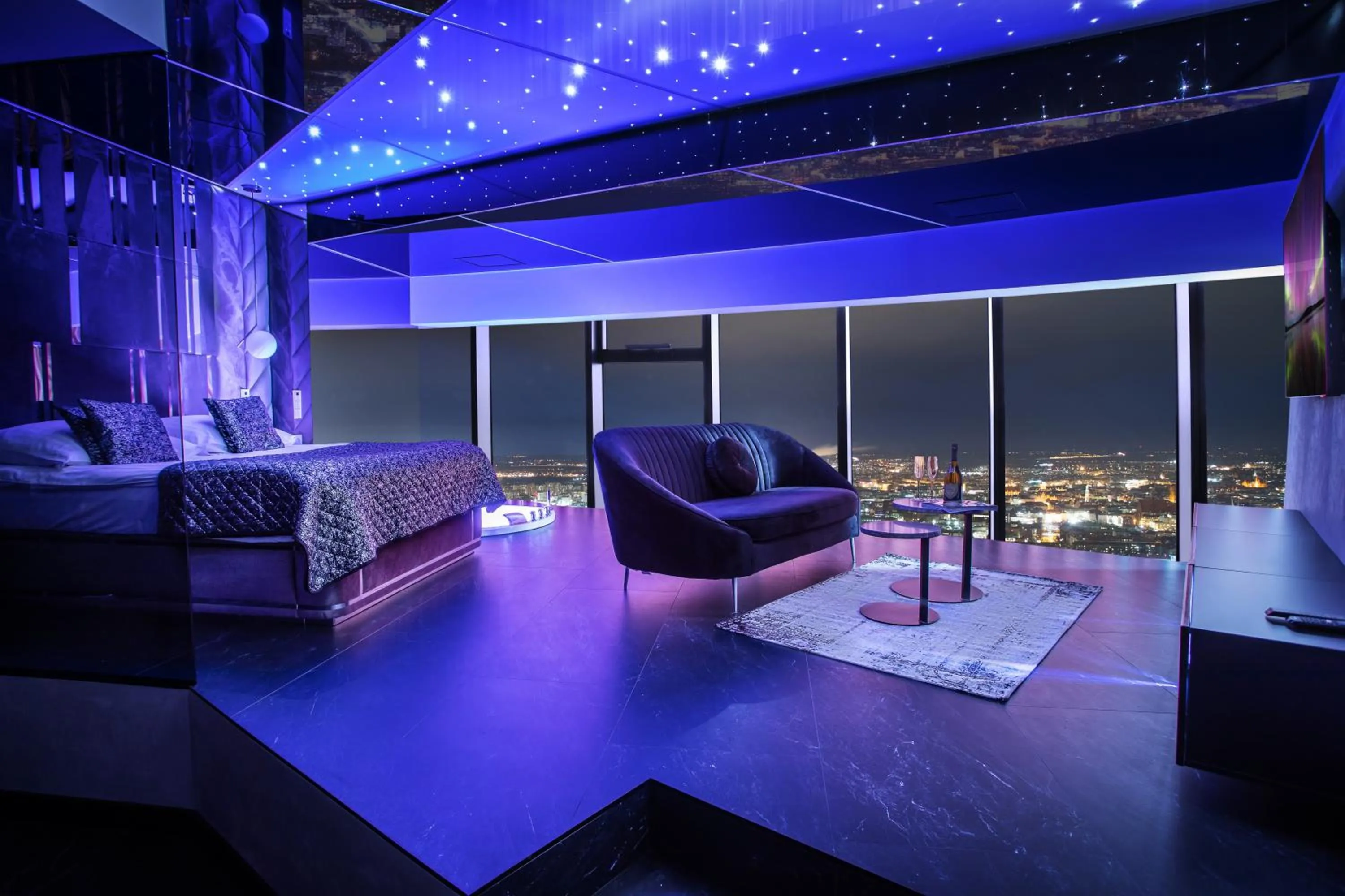 Bed in In The Sky - Apartamenty w Sky Tower