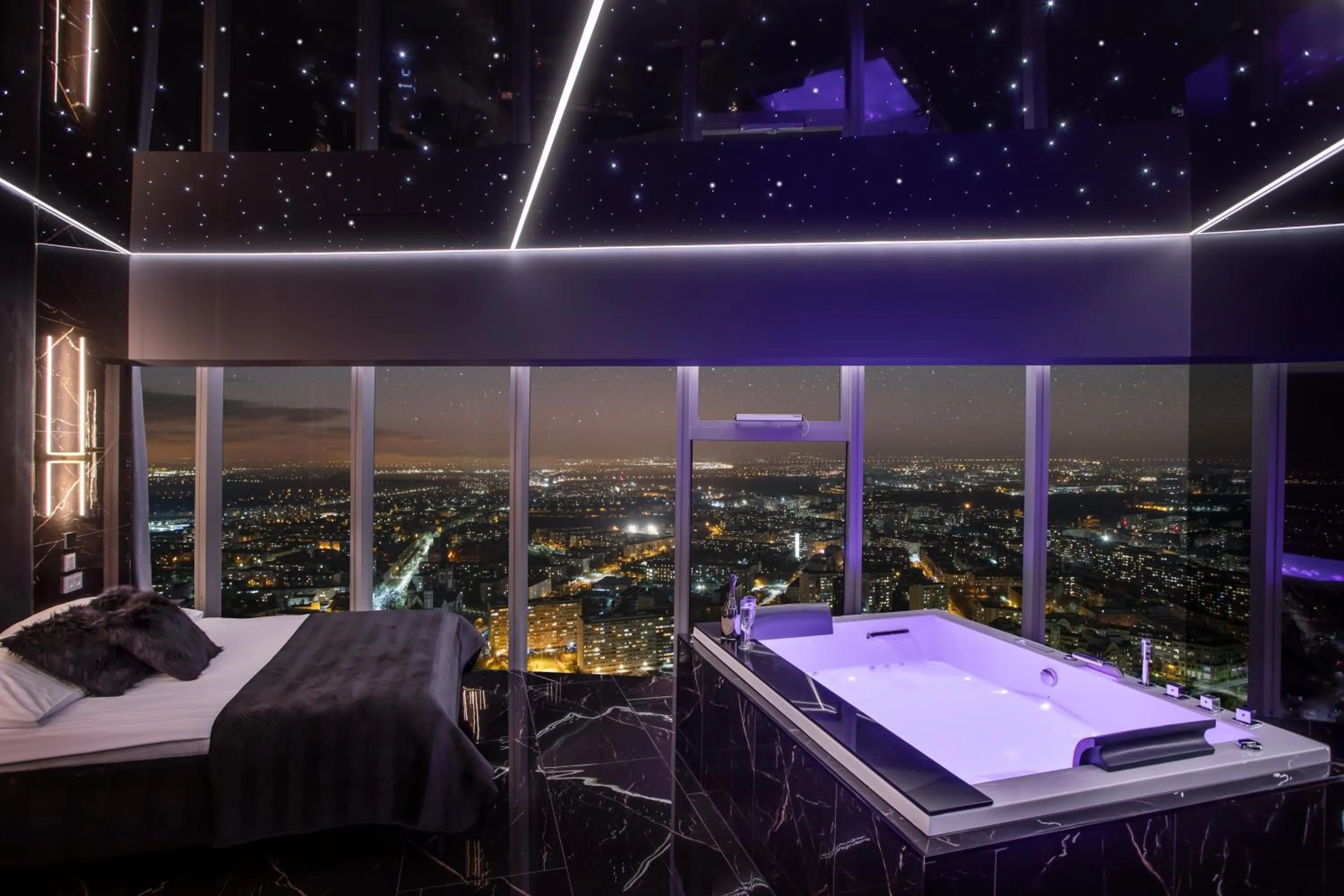 Bed in In The Sky - Apartamenty w Sky Tower