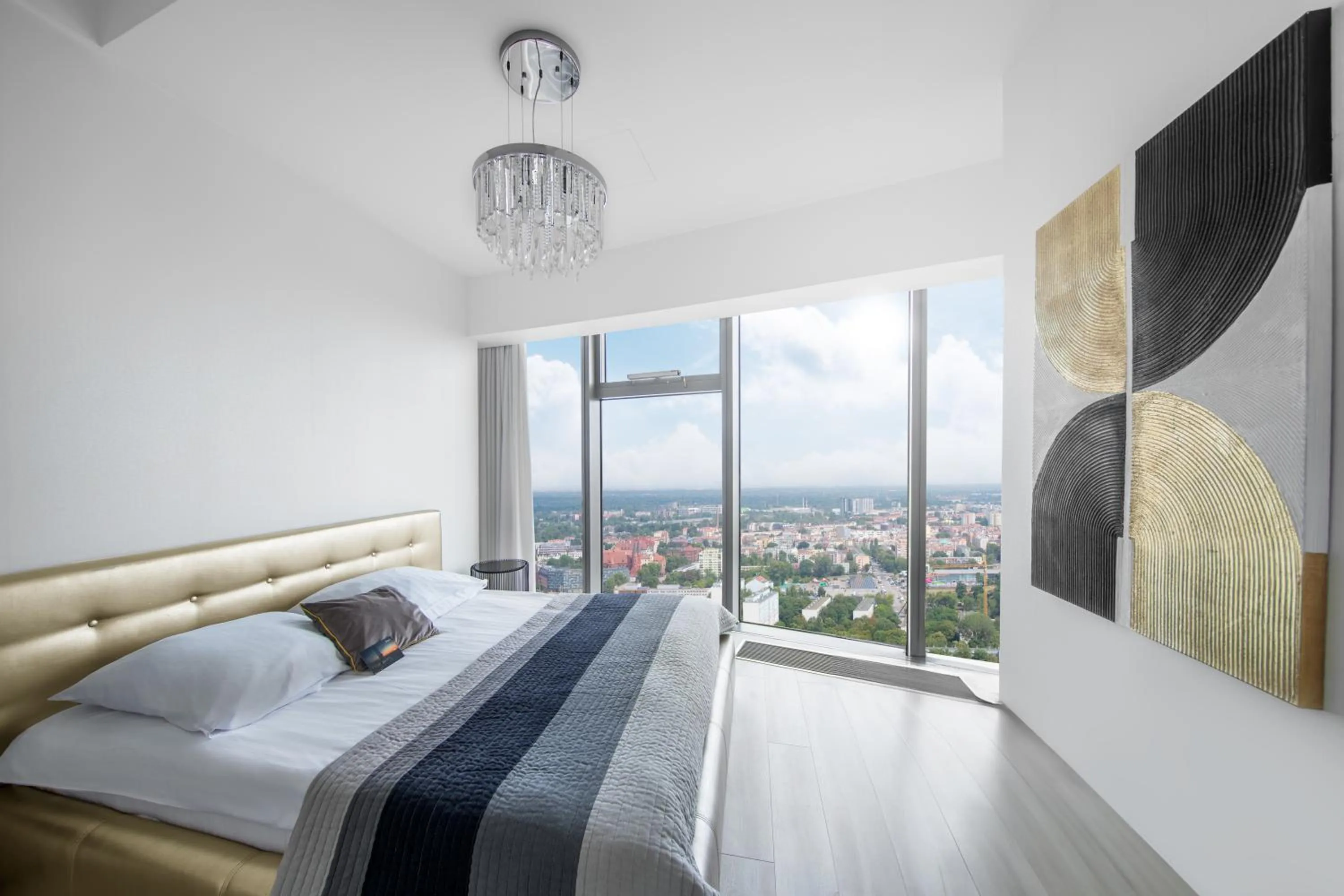 Bedroom, Bed in In The Sky - Apartamenty w Sky Tower