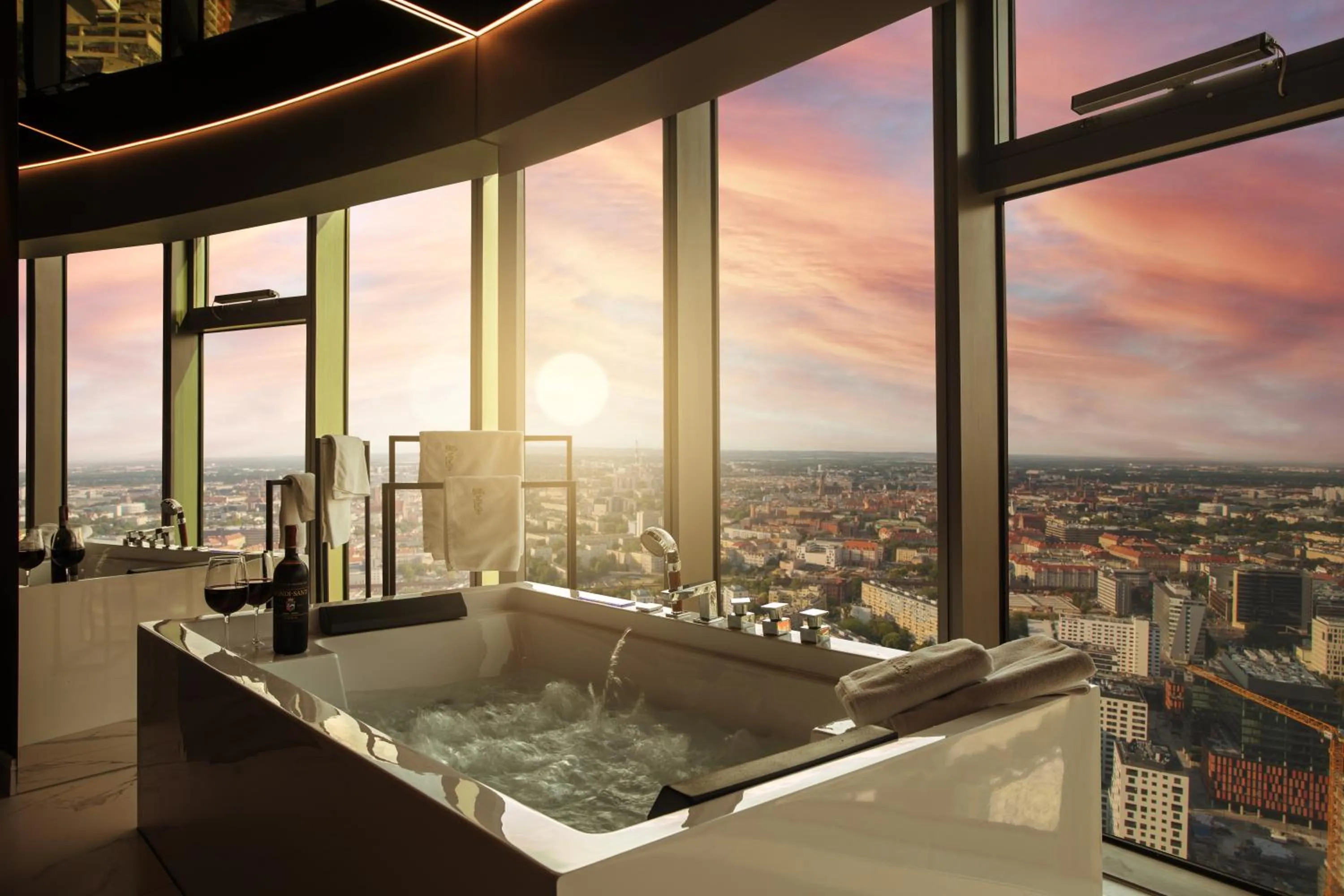 Bird's eye view in In The Sky - Apartamenty w Sky Tower