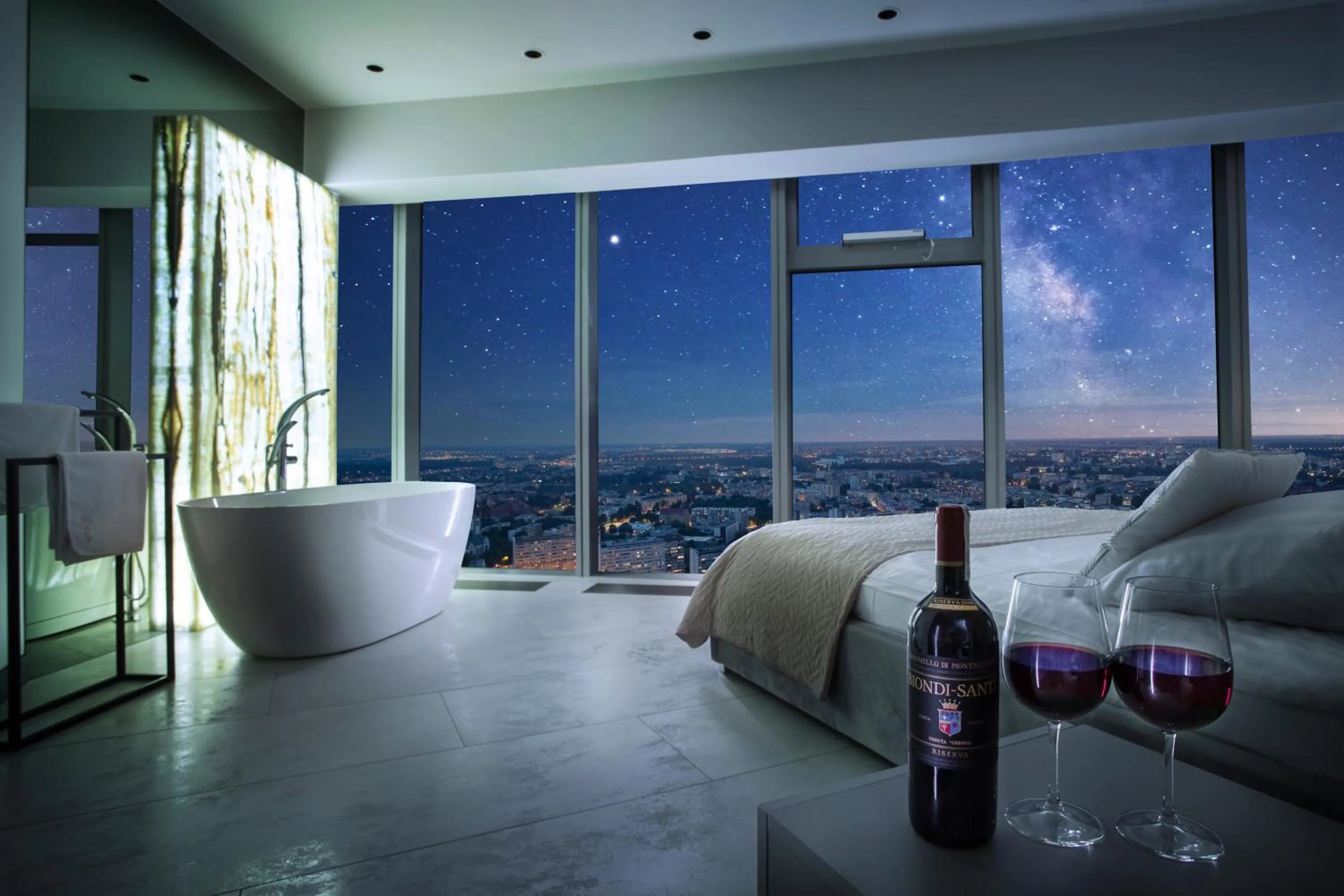 Bed in In The Sky - Apartamenty w Sky Tower