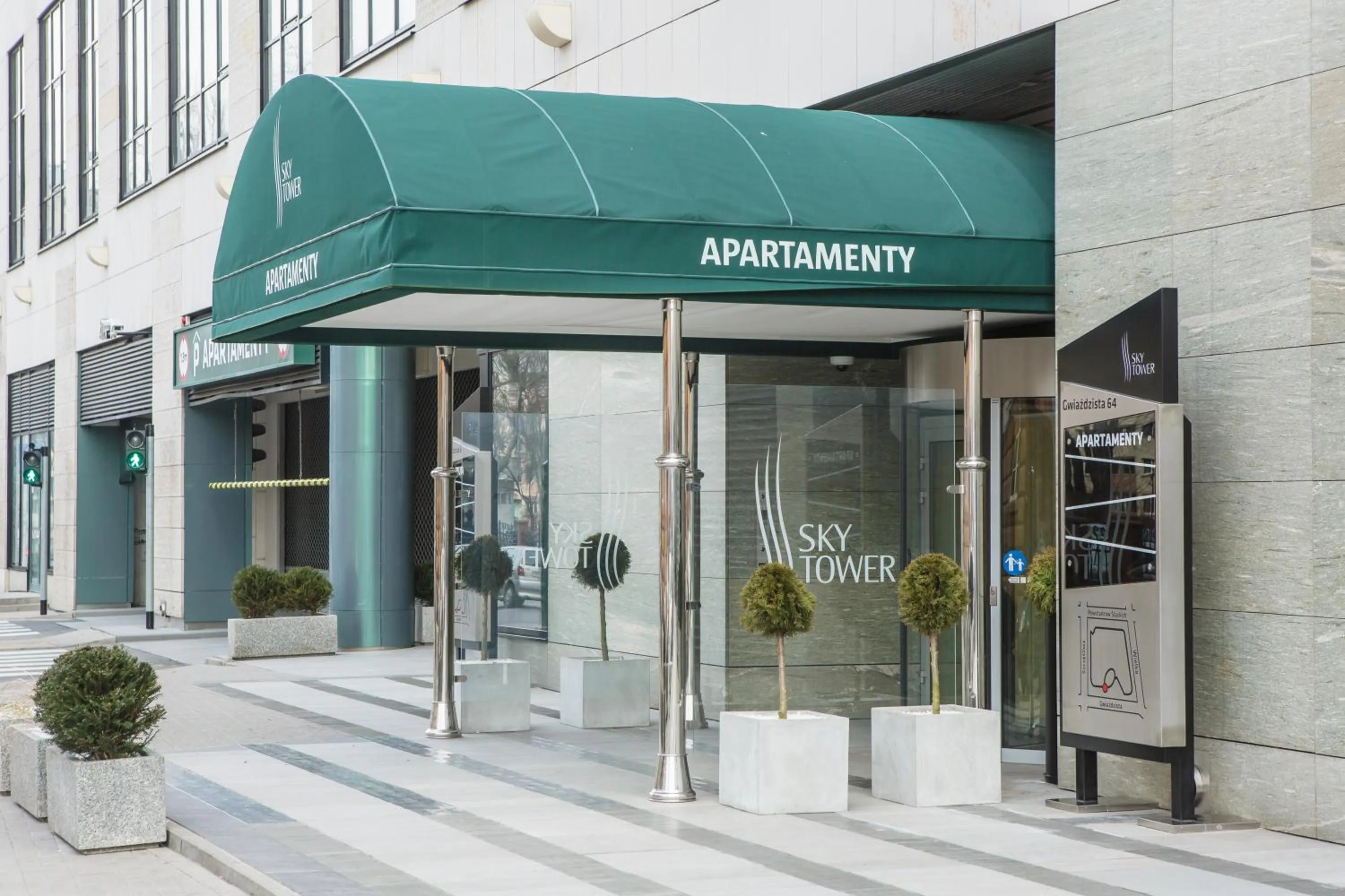 Property building in In The Sky - Apartamenty w Sky Tower