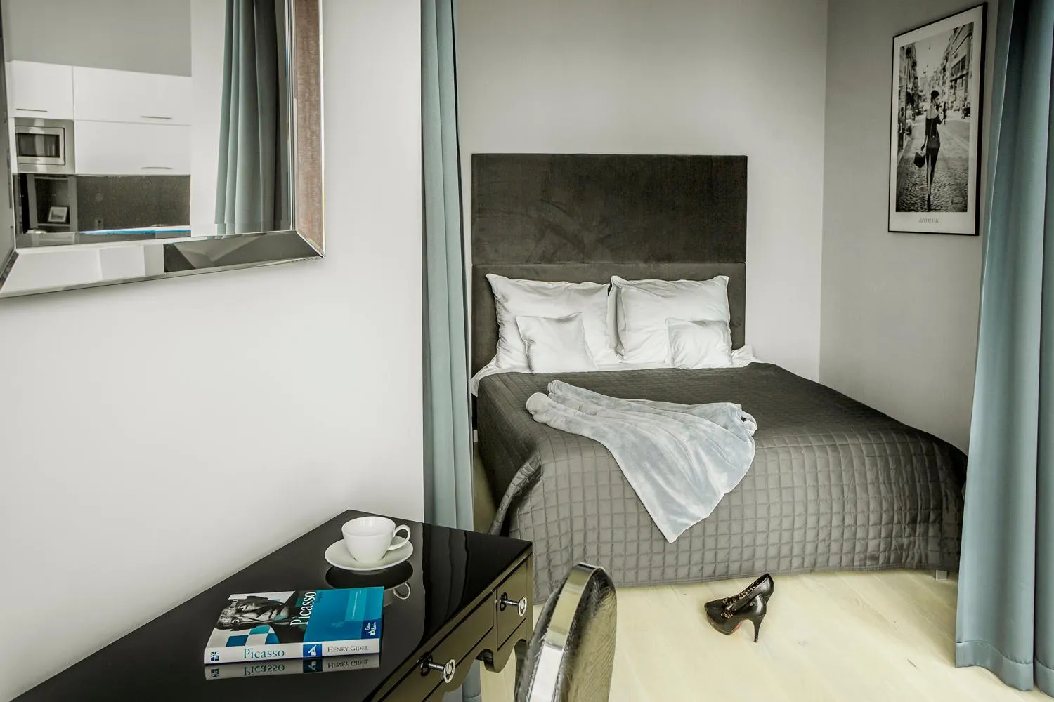 Bedroom, Bed in In The Sky - Apartamenty w Sky Tower