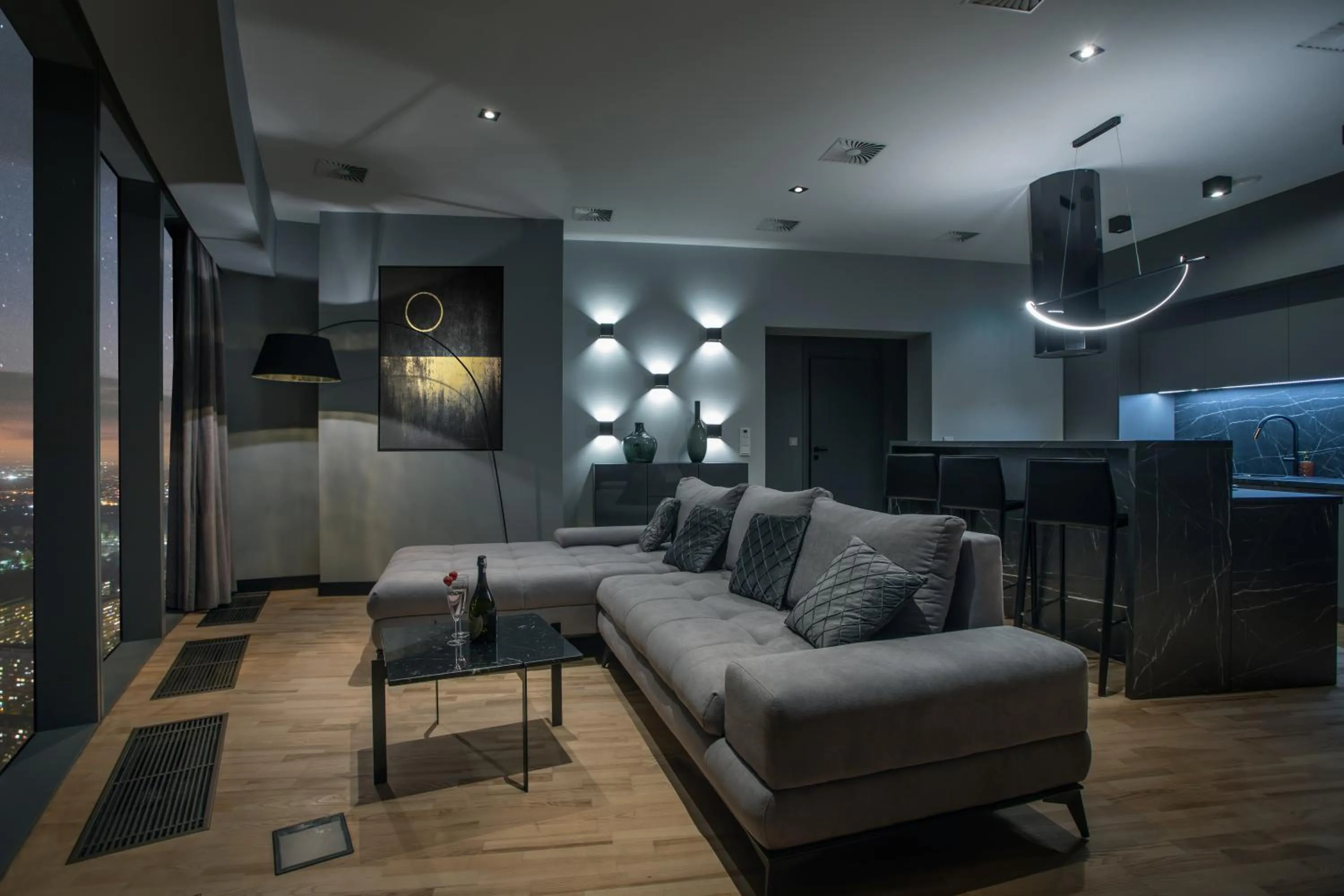 Kitchen or kitchenette in In The Sky - Apartamenty w Sky Tower