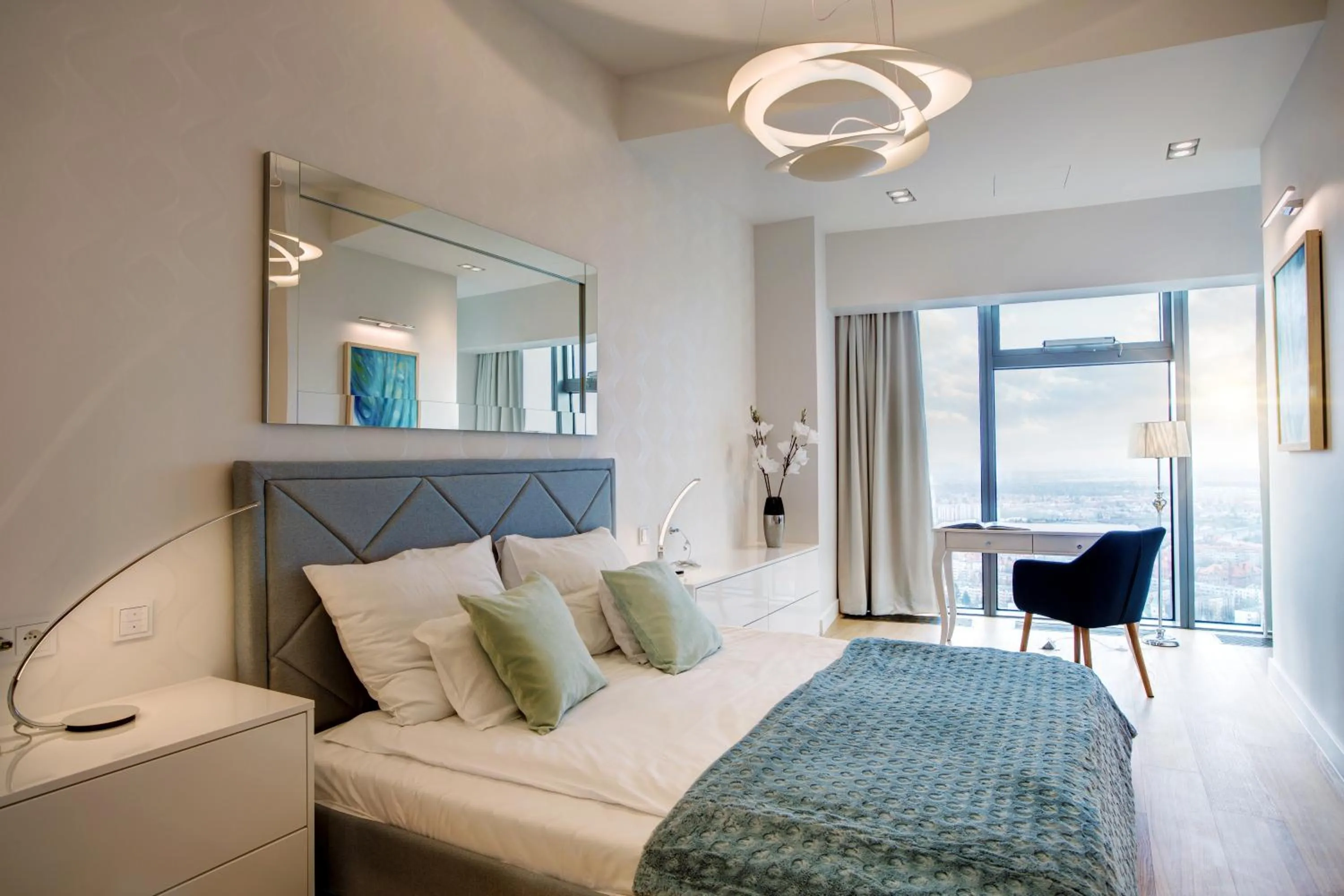 Bed in In The Sky - Apartamenty w Sky Tower