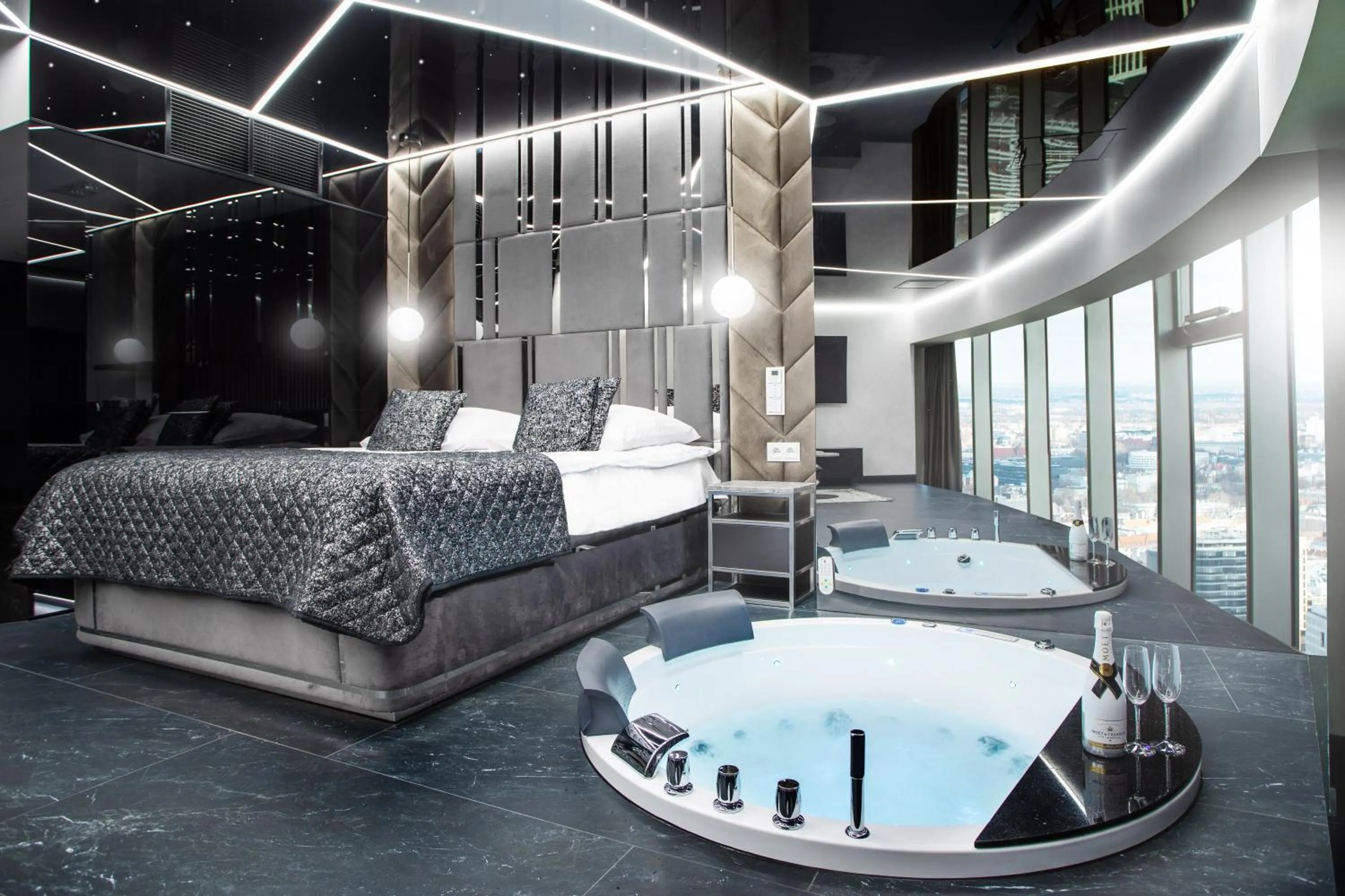 Bed in In The Sky - Apartamenty w Sky Tower