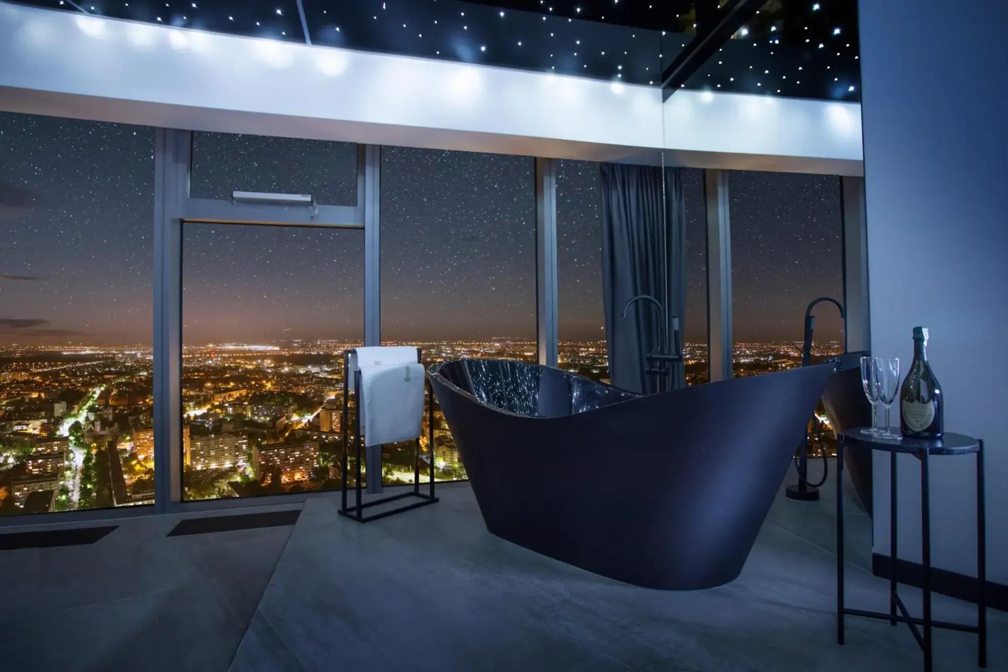 Executive Suite Apartment with Bathtub in Sky Tower Apartamenty - In The Sky Apartments Executive Suite Apartment with Bathtub in Sky Tower Apartamenty - In The Sky Apartments