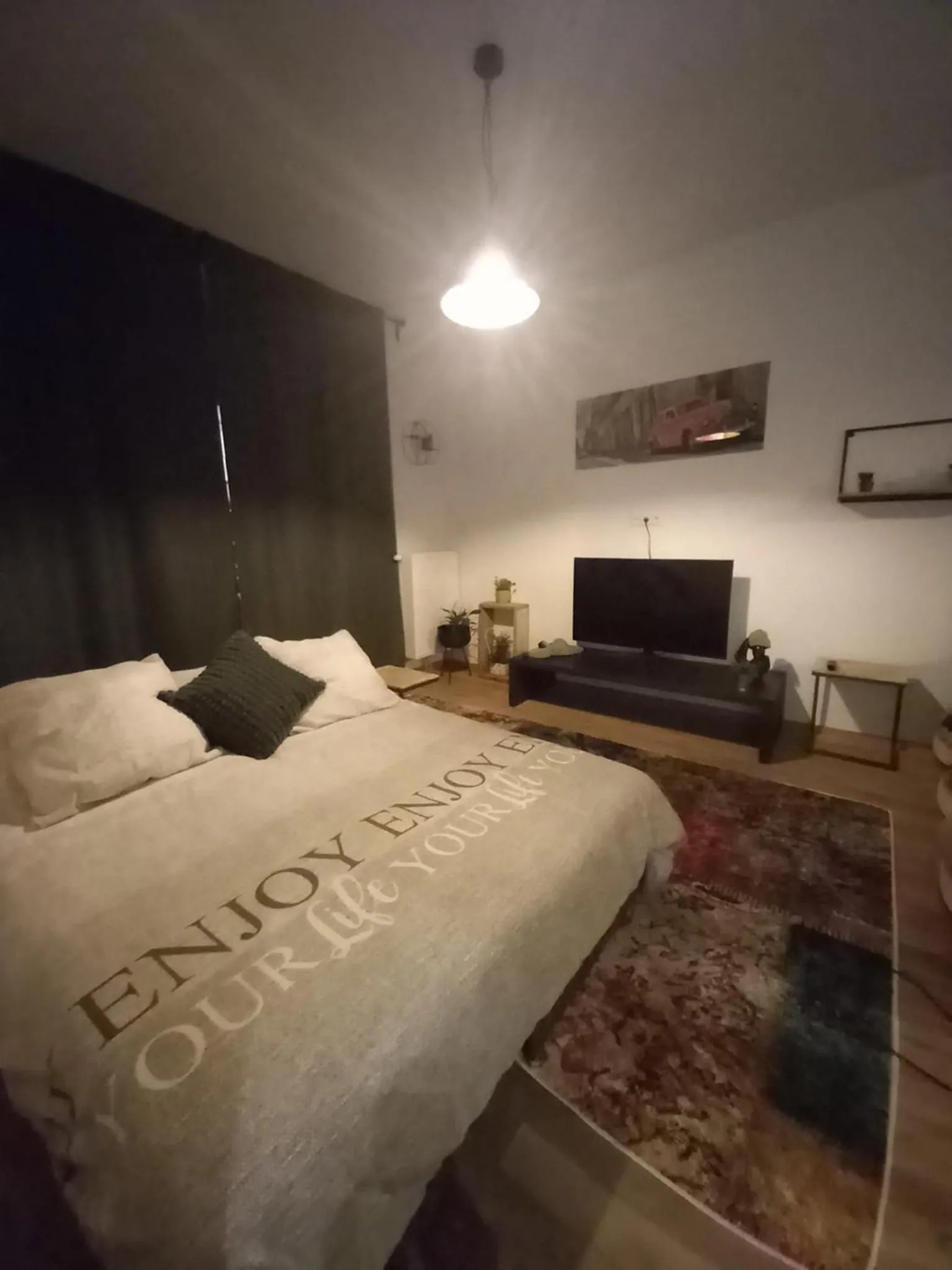 Bed in 1- Summer Breeze Apartment