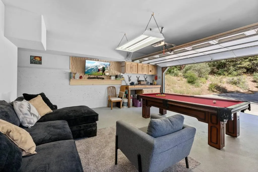 Cozy Cabin perfect for 2 Families