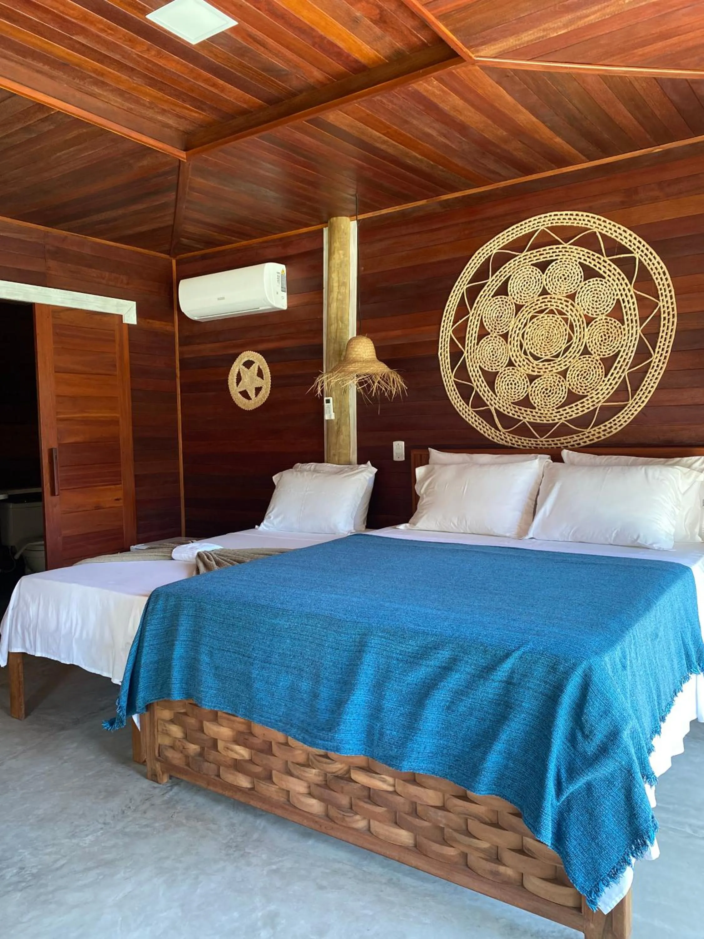 Photo of the whole room, Bed in Villa Caravelas Praia de Moitas