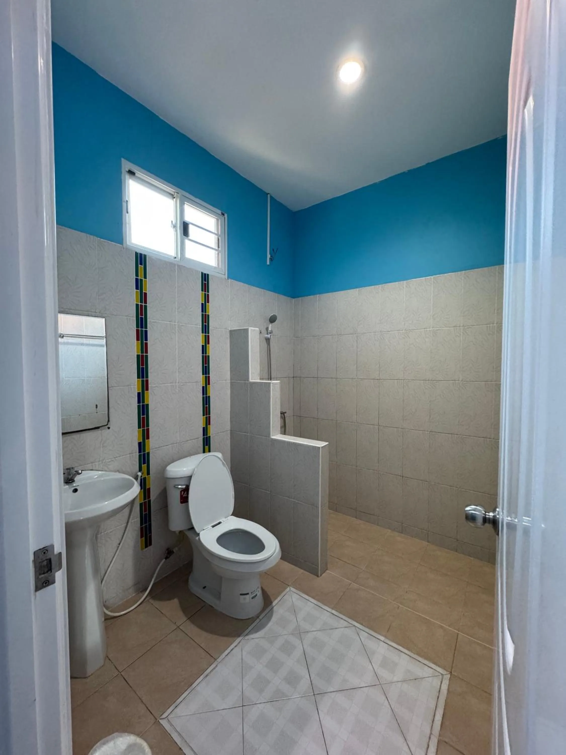 Shower in Rang Noknoy Resort at Kohlarn