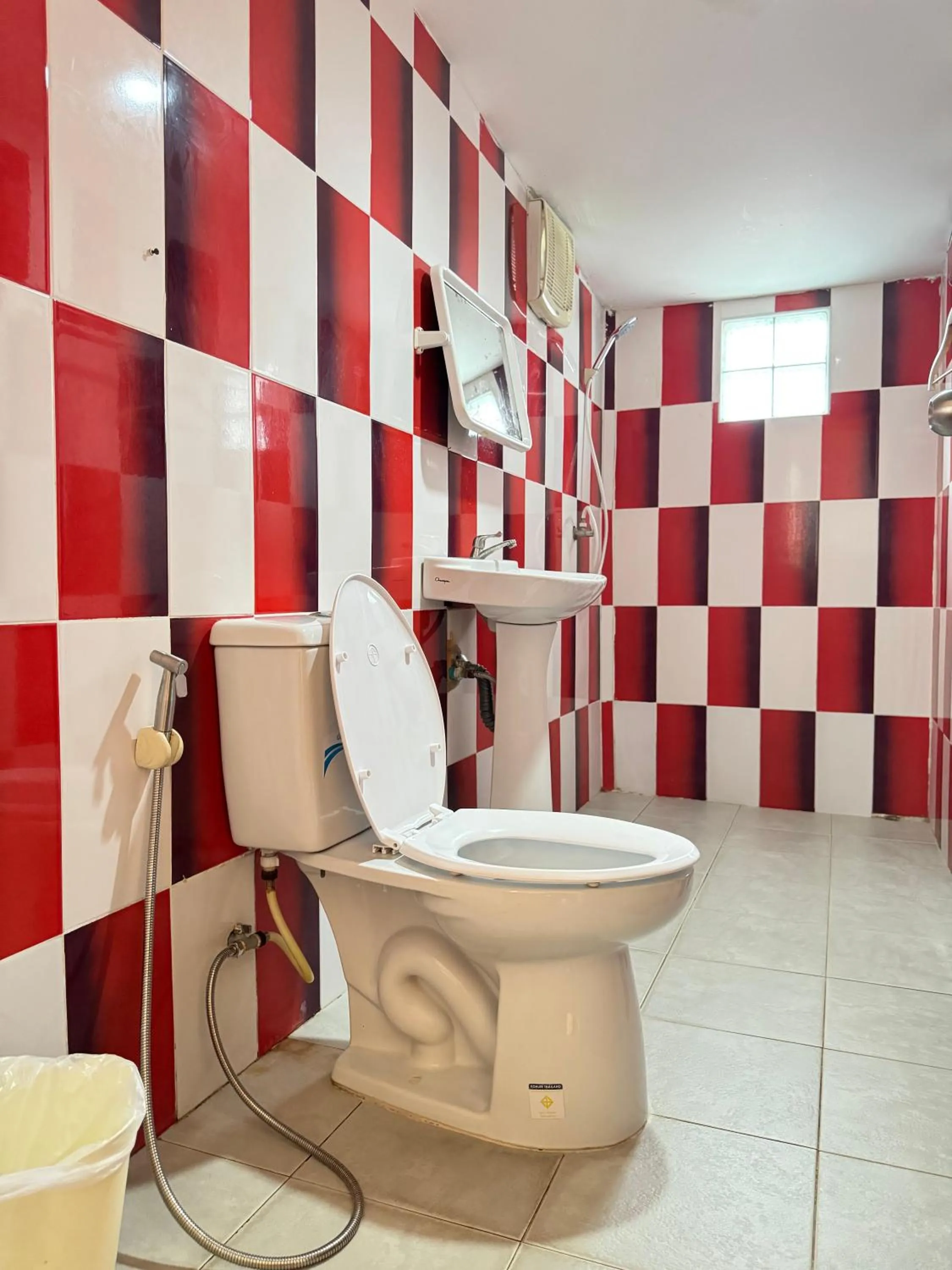 Bathroom in Rang Noknoy Resort at Kohlarn