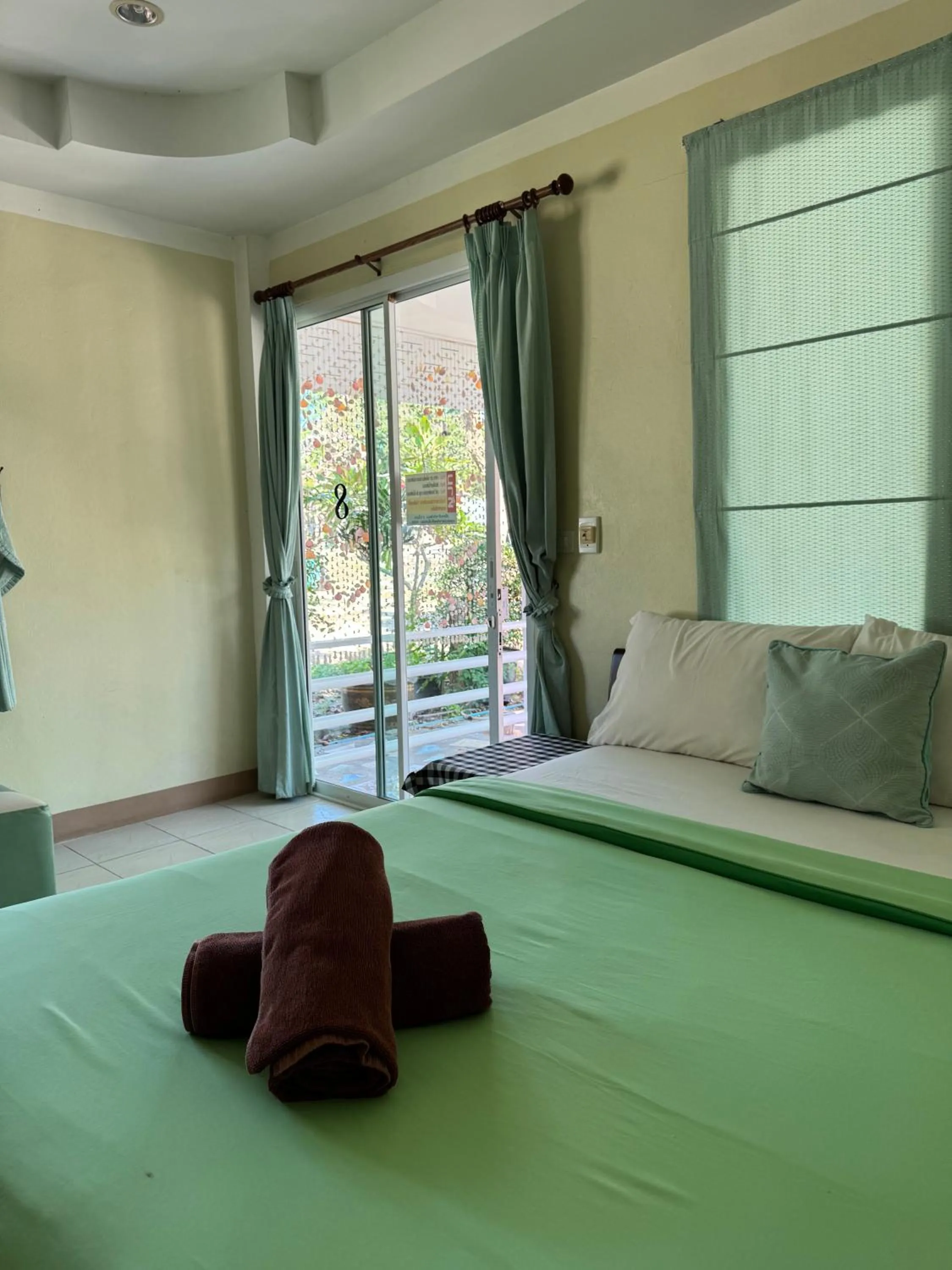 Bed in Rang Noknoy Resort at Kohlarn