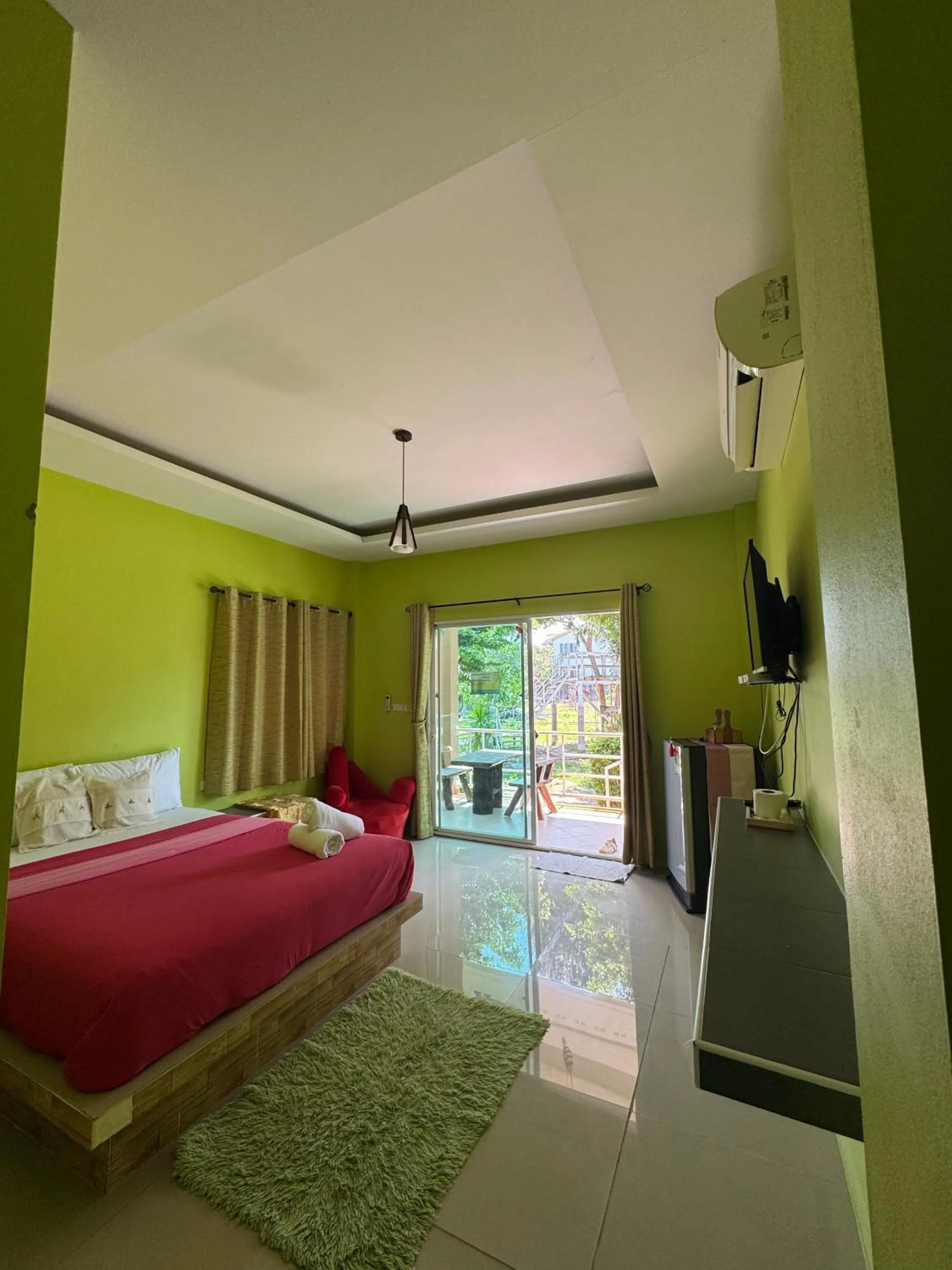 Bed in Rang Noknoy Resort at Kohlarn