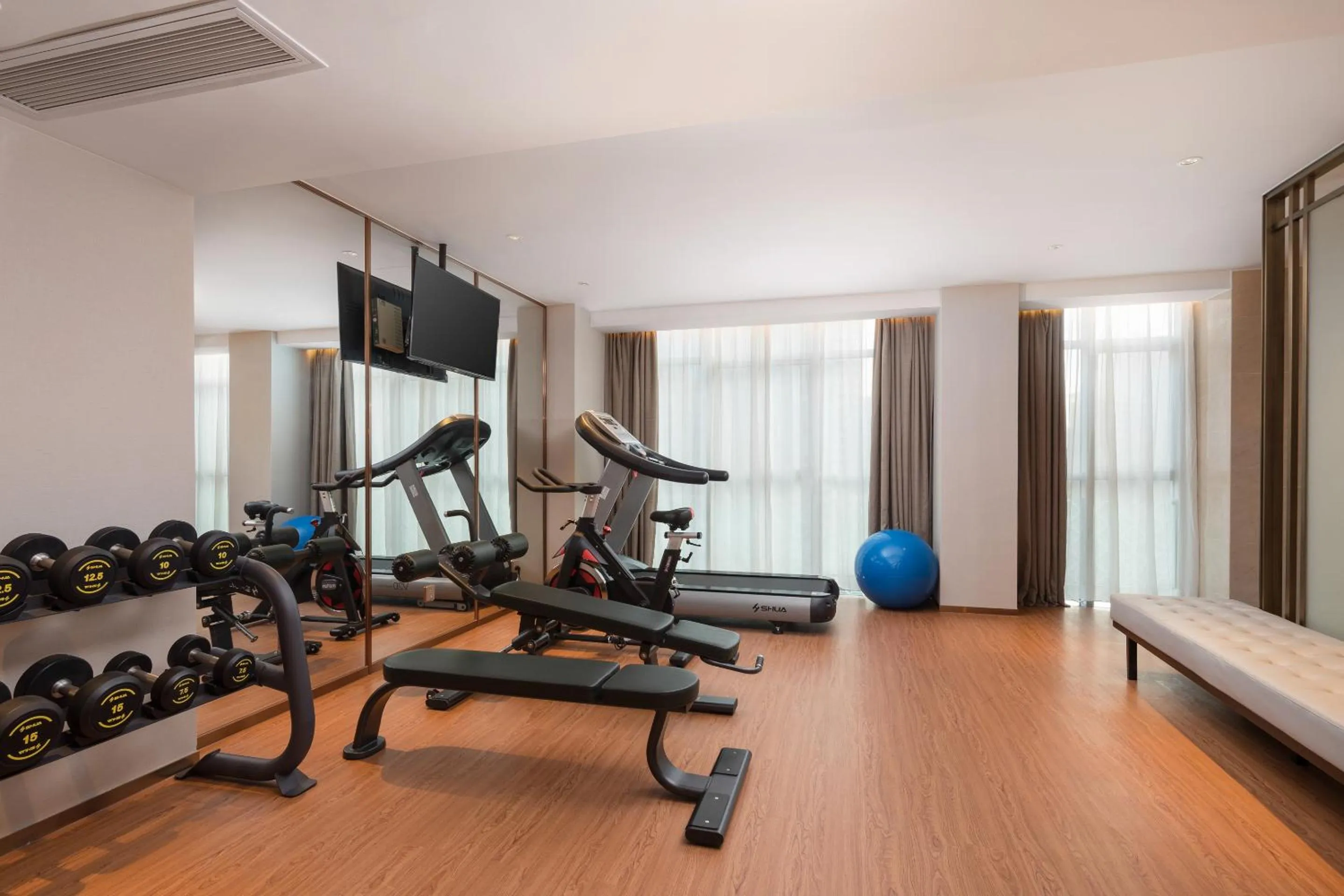 Fitness centre/facilities in Echeng Hotel