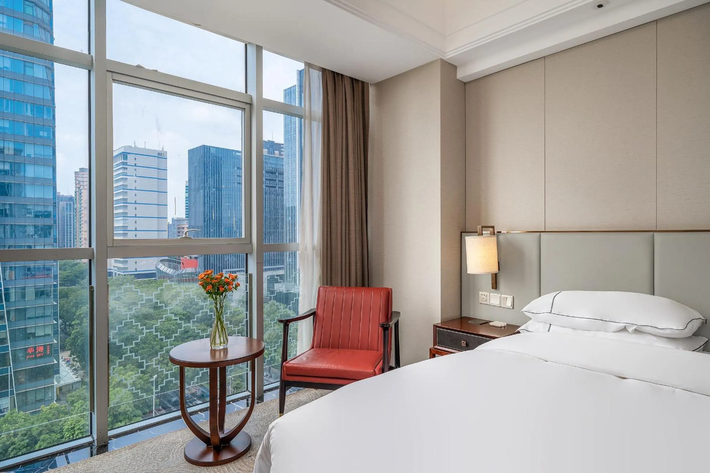 Seating area, Bed in Echeng Hotel