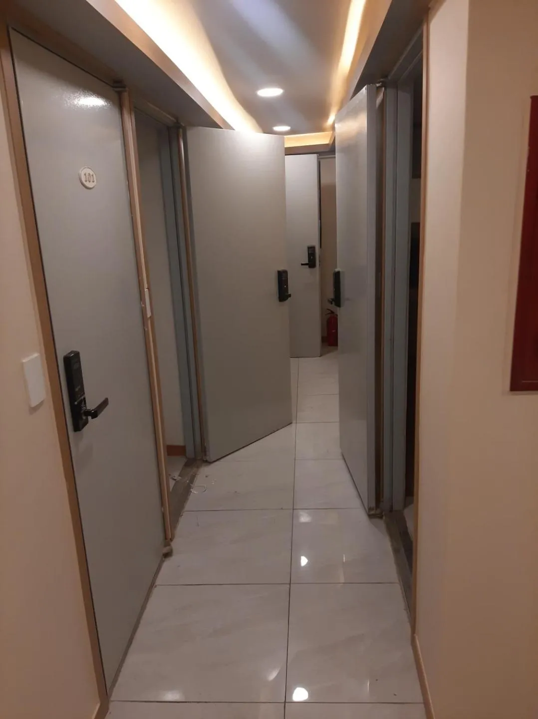 ELO Hostel