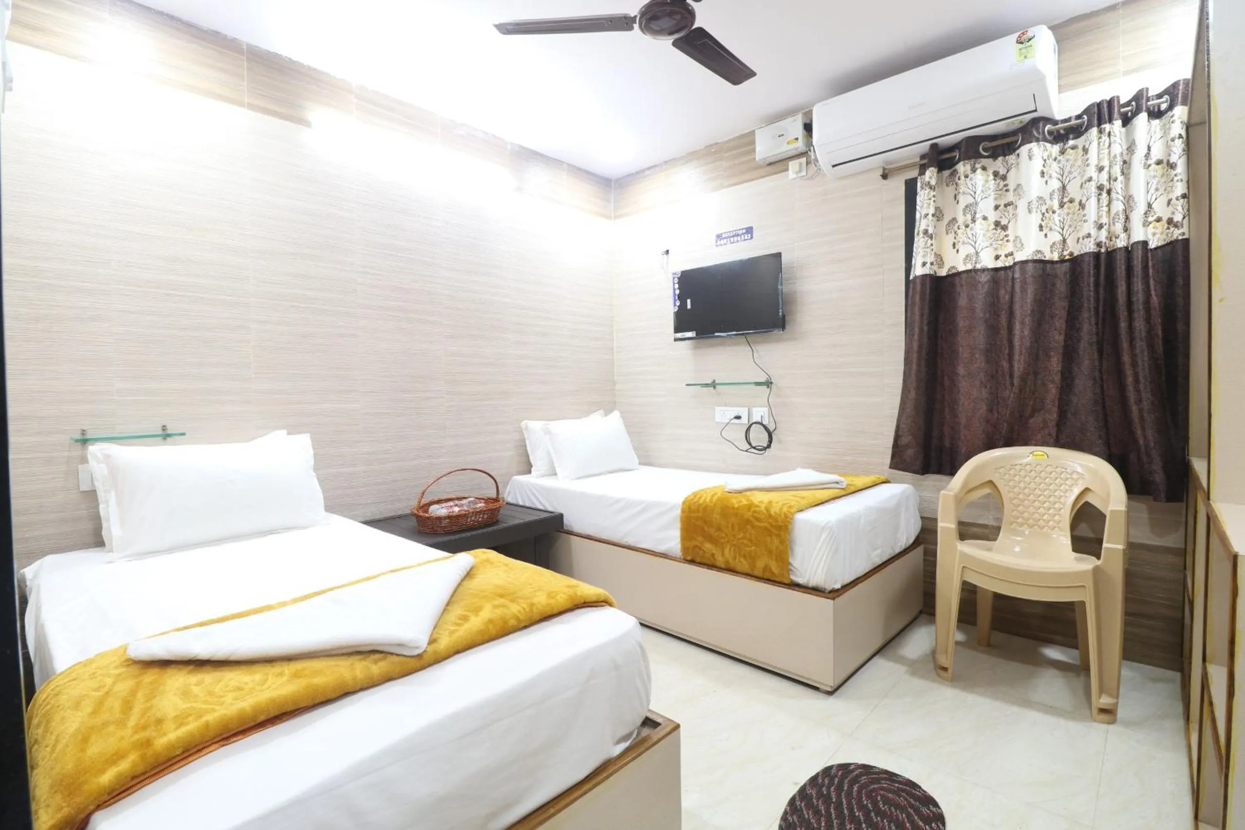 Bedroom, Bed in HOTEL VALLABHA RESIDENSY